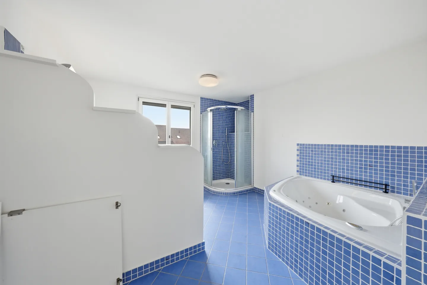 Charming Family Home in Gilly - Photo 15 of 24