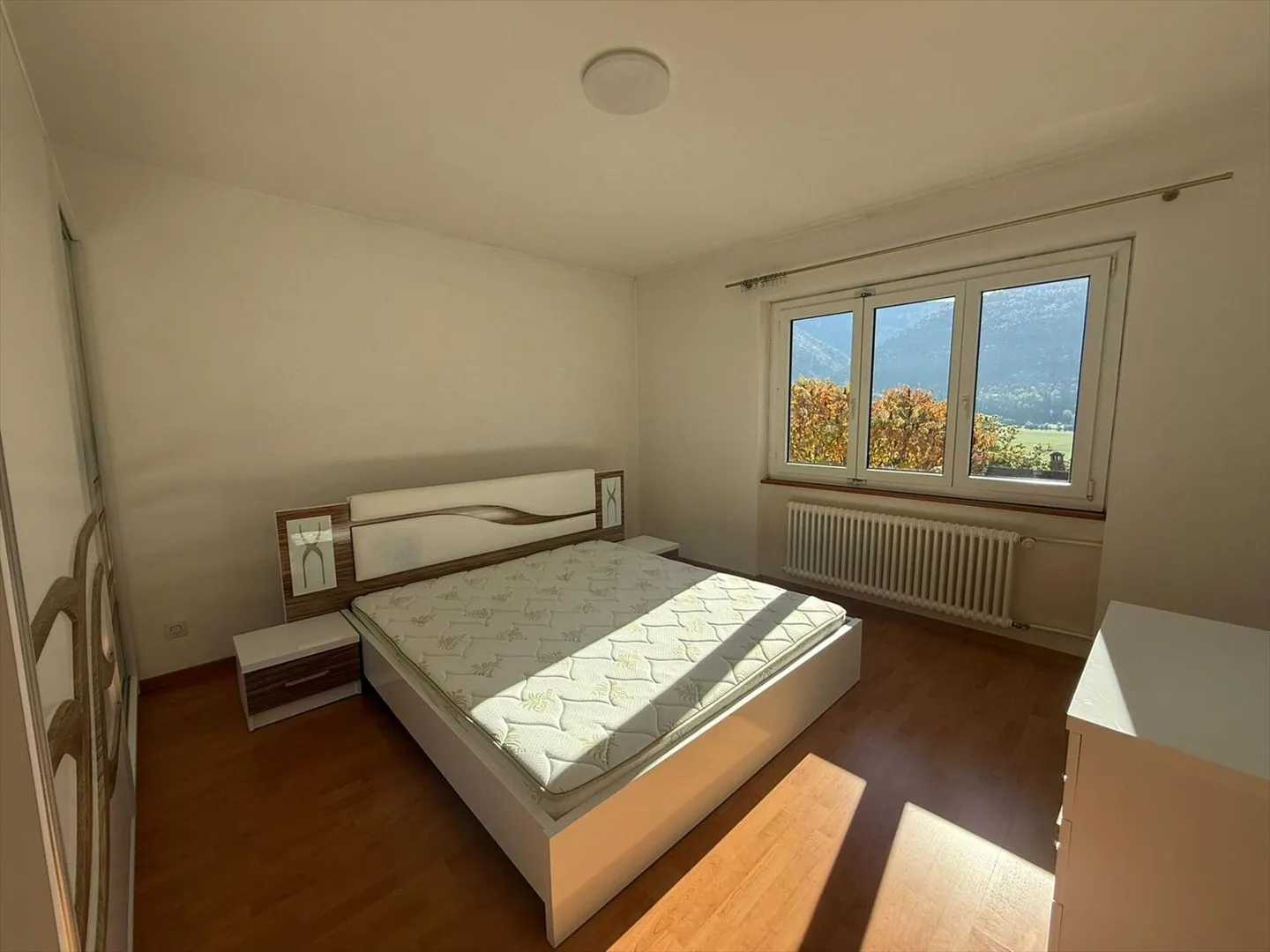 Sankt-Imier, beautiful 4.5-room apartment on the upper ground floor with balcony - Photo 3 of 7