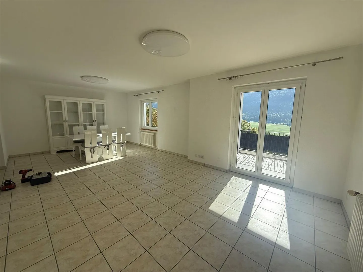 Sankt-Imier, beautiful 4.5-room apartment on the upper ground floor with balcony - Photo 4 of 7