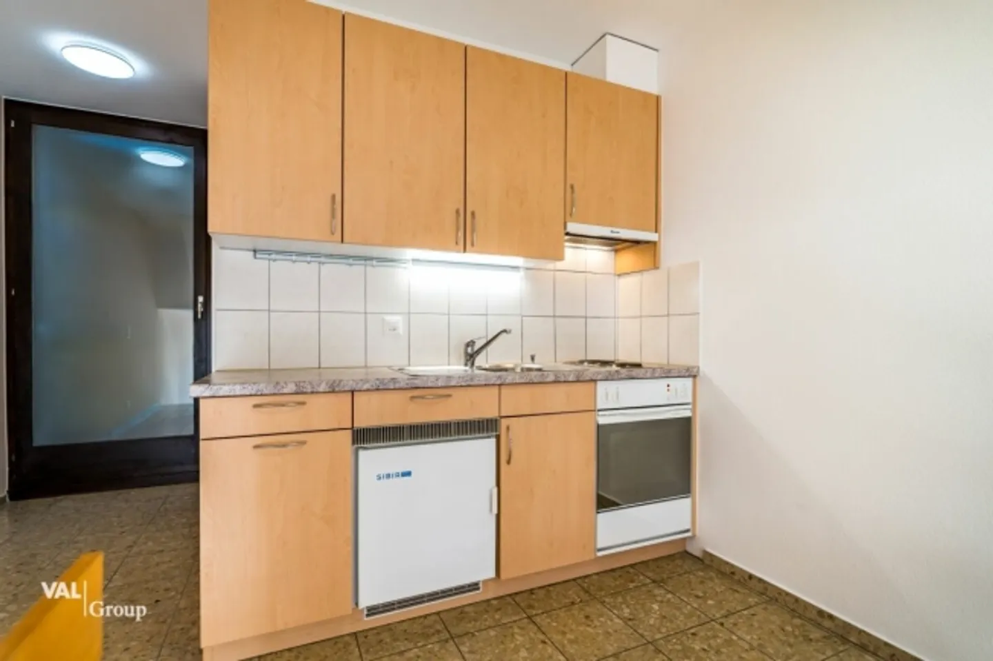 Attractive studio with optimal room layout and terrace in a quiet location - Photo 2 of 12