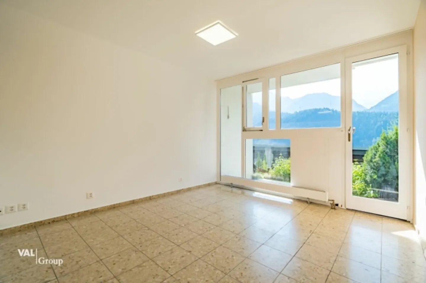 Attractive studio with optimal room layout and terrace in a quiet location - Photo 5 of 12