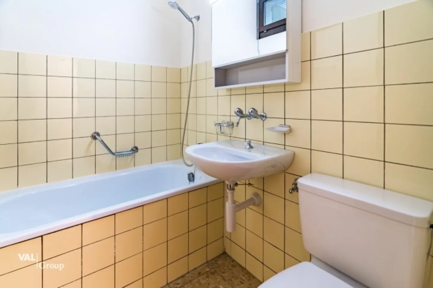 Attractive studio with optimal room layout and terrace in a quiet location - Photo 6 of 12