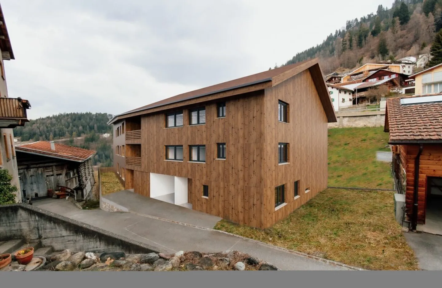 Approved new construction project with 7 housing units in an attractive location in Trin Dorf - Photo 2 of 2