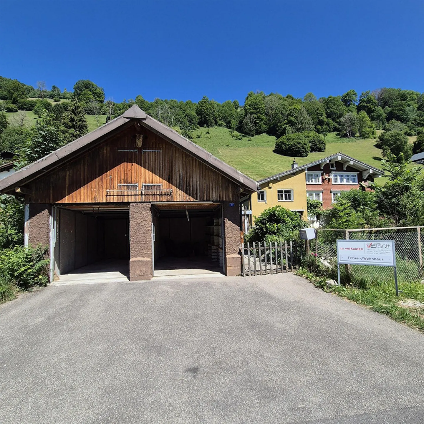 Wohnhaus mit freistehender Doppelgarage und Gartenanlage - Photo 16 sur 26