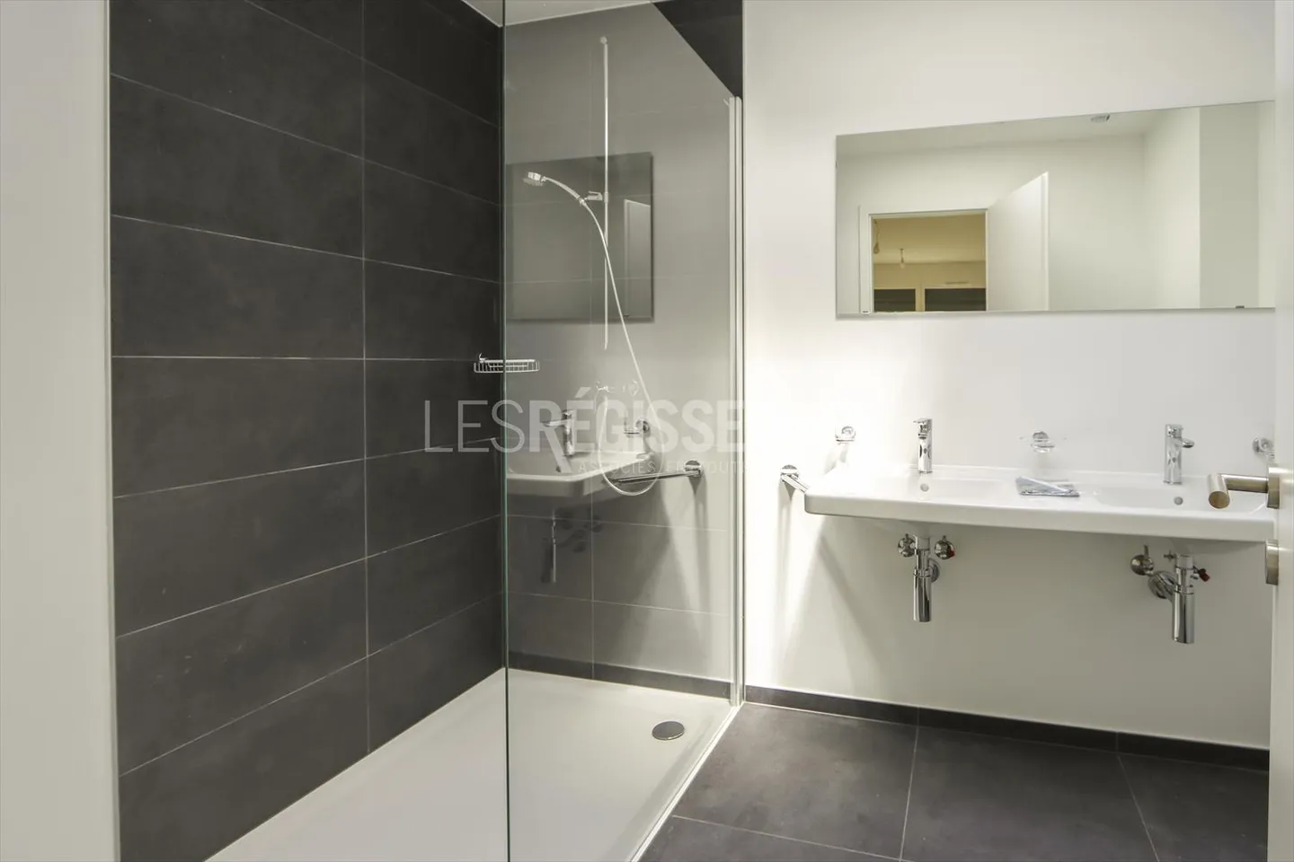 6-room villa - Photo 4 of 9