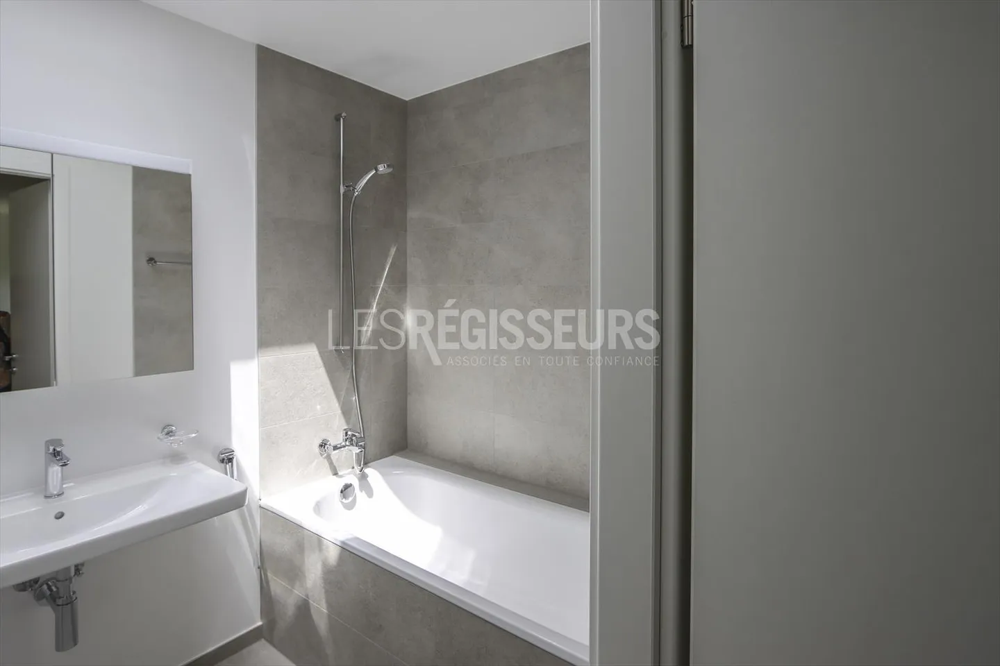 6-room villa - Photo 5 of 9