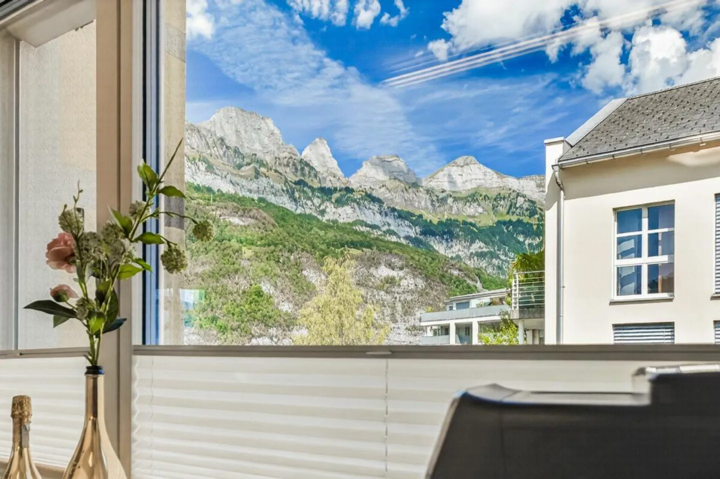 Vivere in prima fila sul lago: appartamento di 4,5 stanze con panorama sul lago e vista sui Churfirsten - Foto 7 di 22