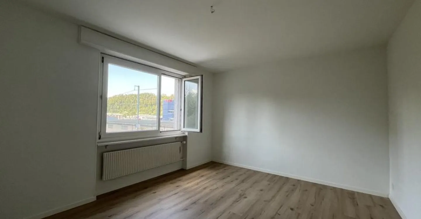 Appartamento ristrutturato di 1,5 locali in affitto! Primo affitto netto offerto! - Foto 1 di 4