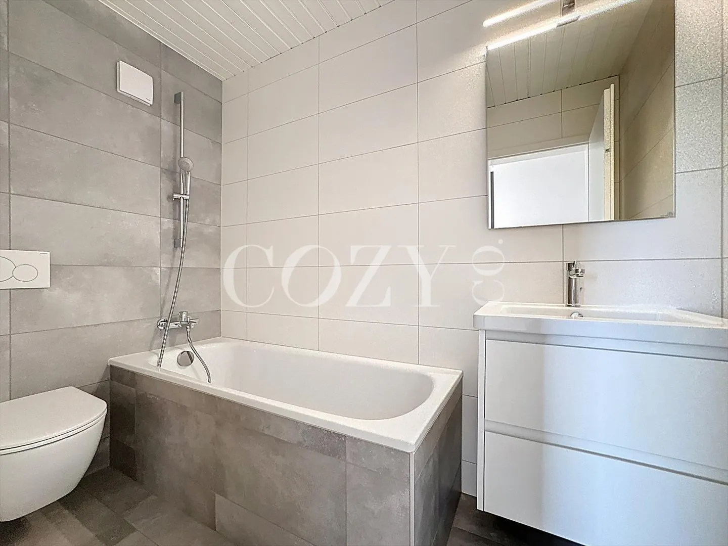 Bright and fully renovated - Photo 10 of 10