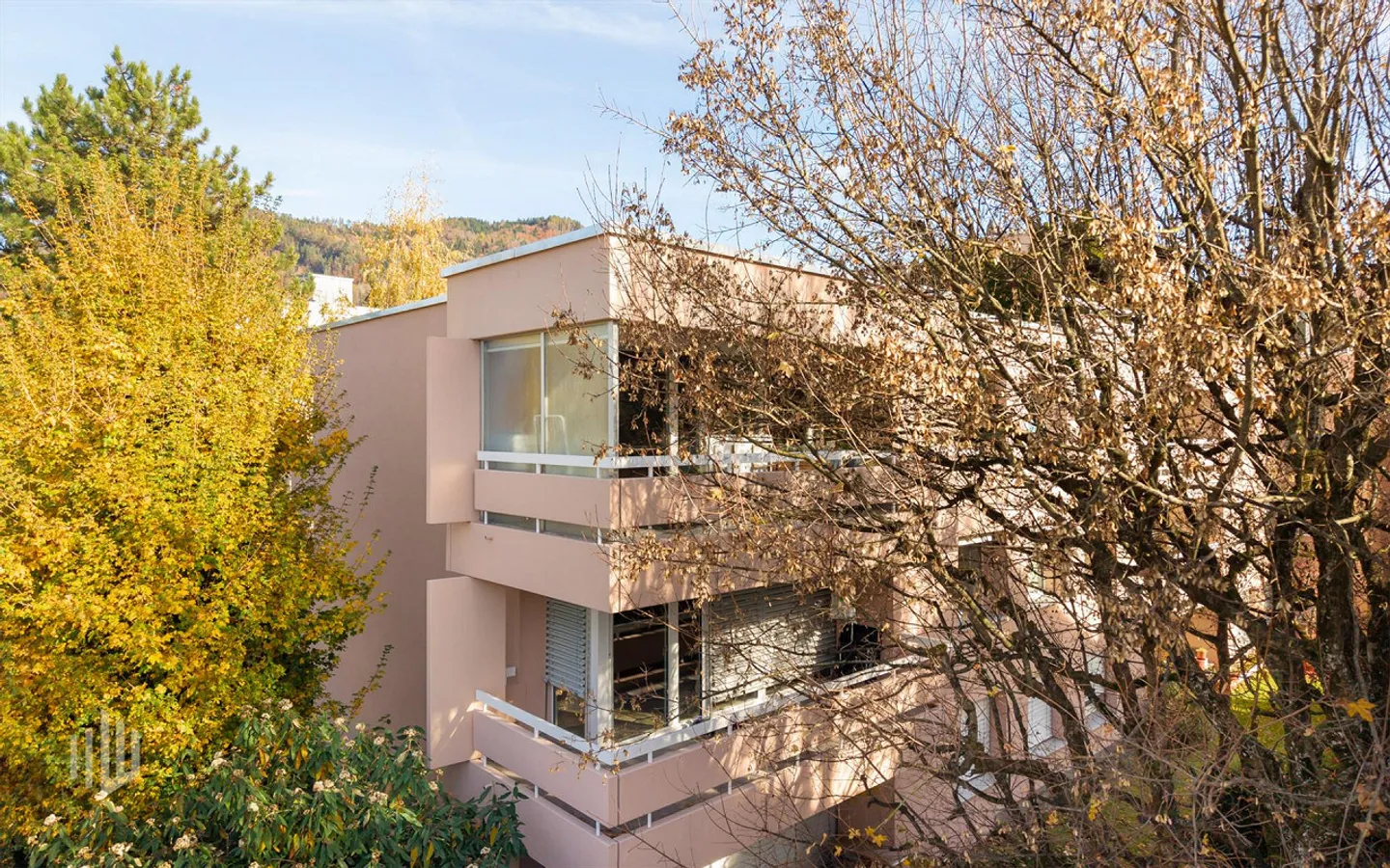 ImmoWyss - Living with Style and Comfort Near the Train Station in Seefeld Thun - Photo 1 of 8