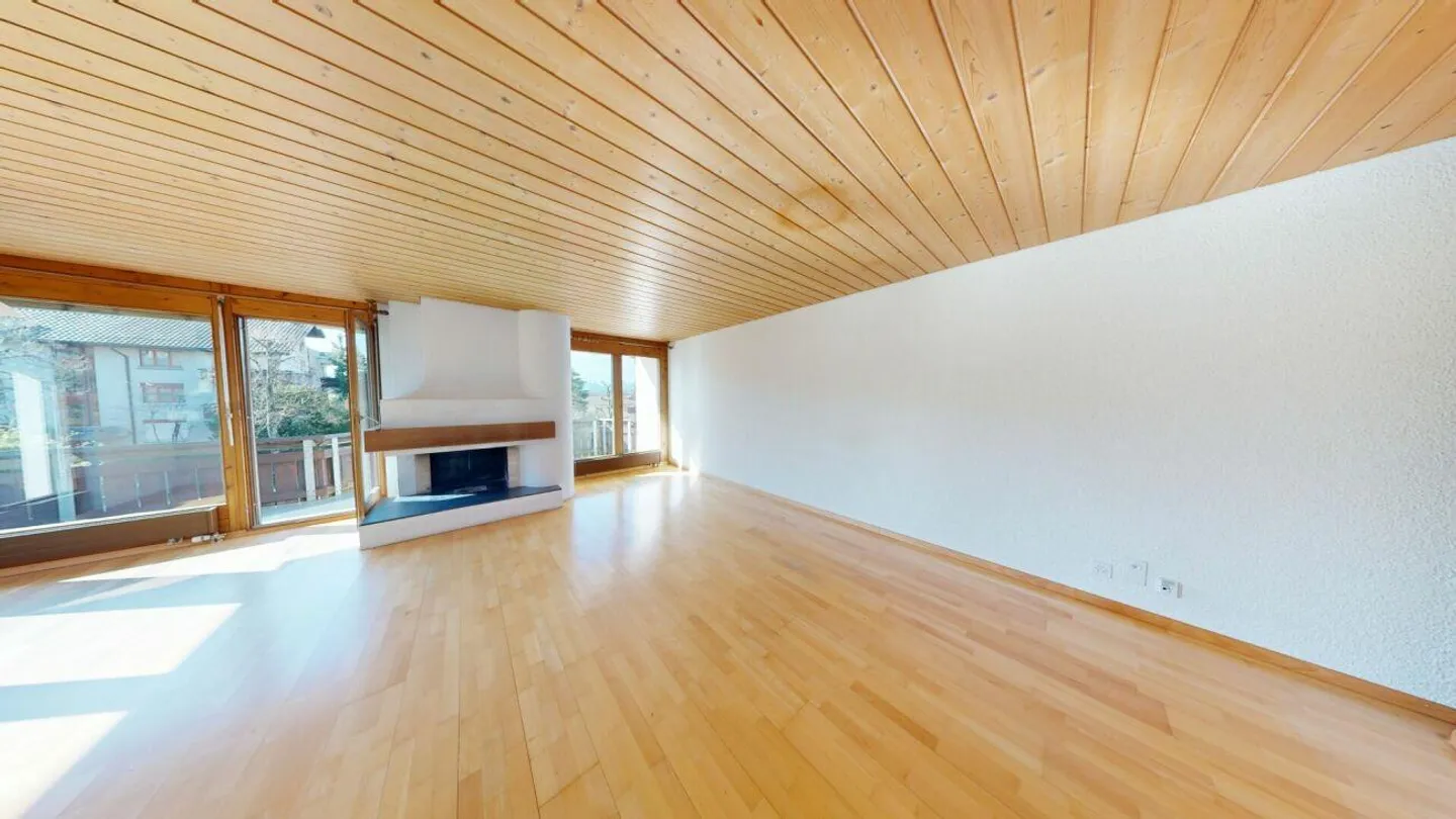 Appartamento 4.5 stanze con fascino, potenziale e vista - Foto 2 di 9