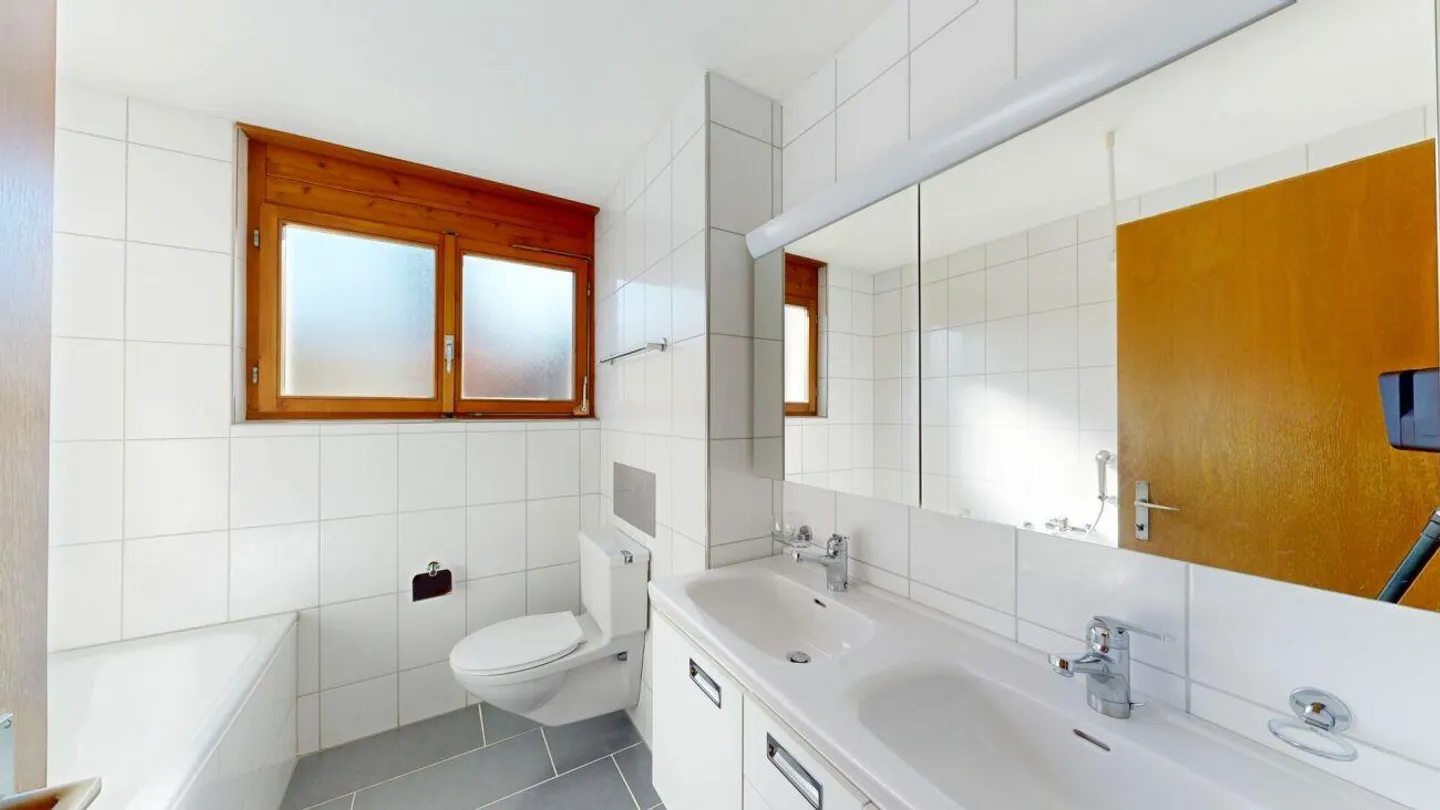 Appartamento 4.5 stanze con fascino, potenziale e vista - Foto 5 di 9