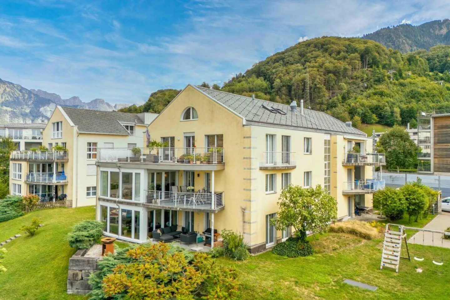 Vivere in prima fila sul lago: appartamento di 4,5 stanze con panorama sul lago e vista sui Churfirsten - Foto 21 di 22