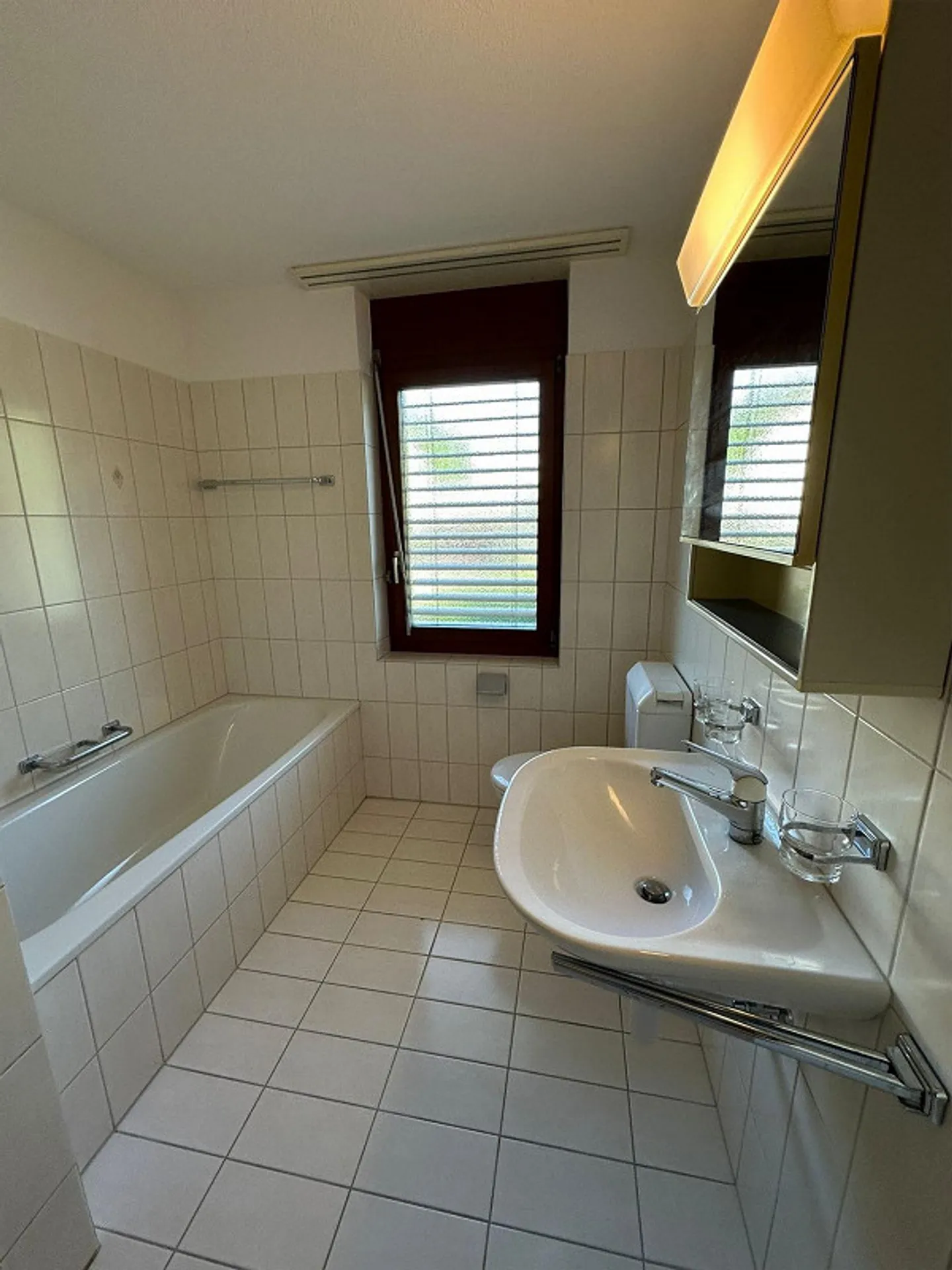 Helle 4.5-Zimmer-Wohnung mit Balkon - Foto 9 von 12