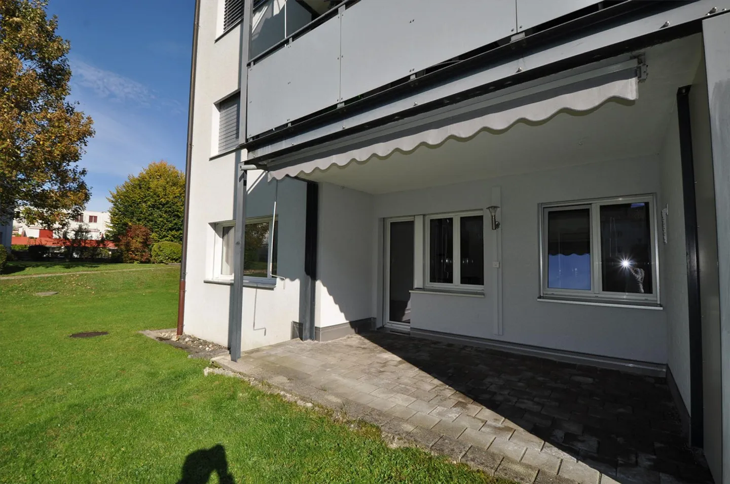 Belle et ensoleillée appartement de 4,5 pièces à distance de marche du Gübsensee - Photo 2 sur 8