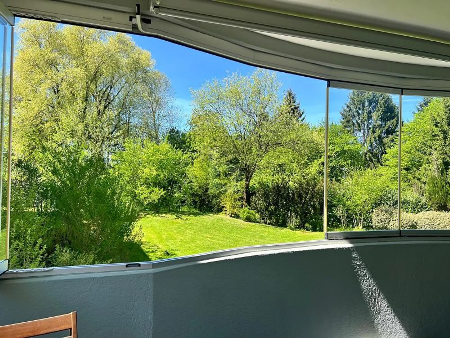 SUNNY, FAMILY-FRIENDLY WITH A VIEW OF THE GREEN - Photo 1 of 6