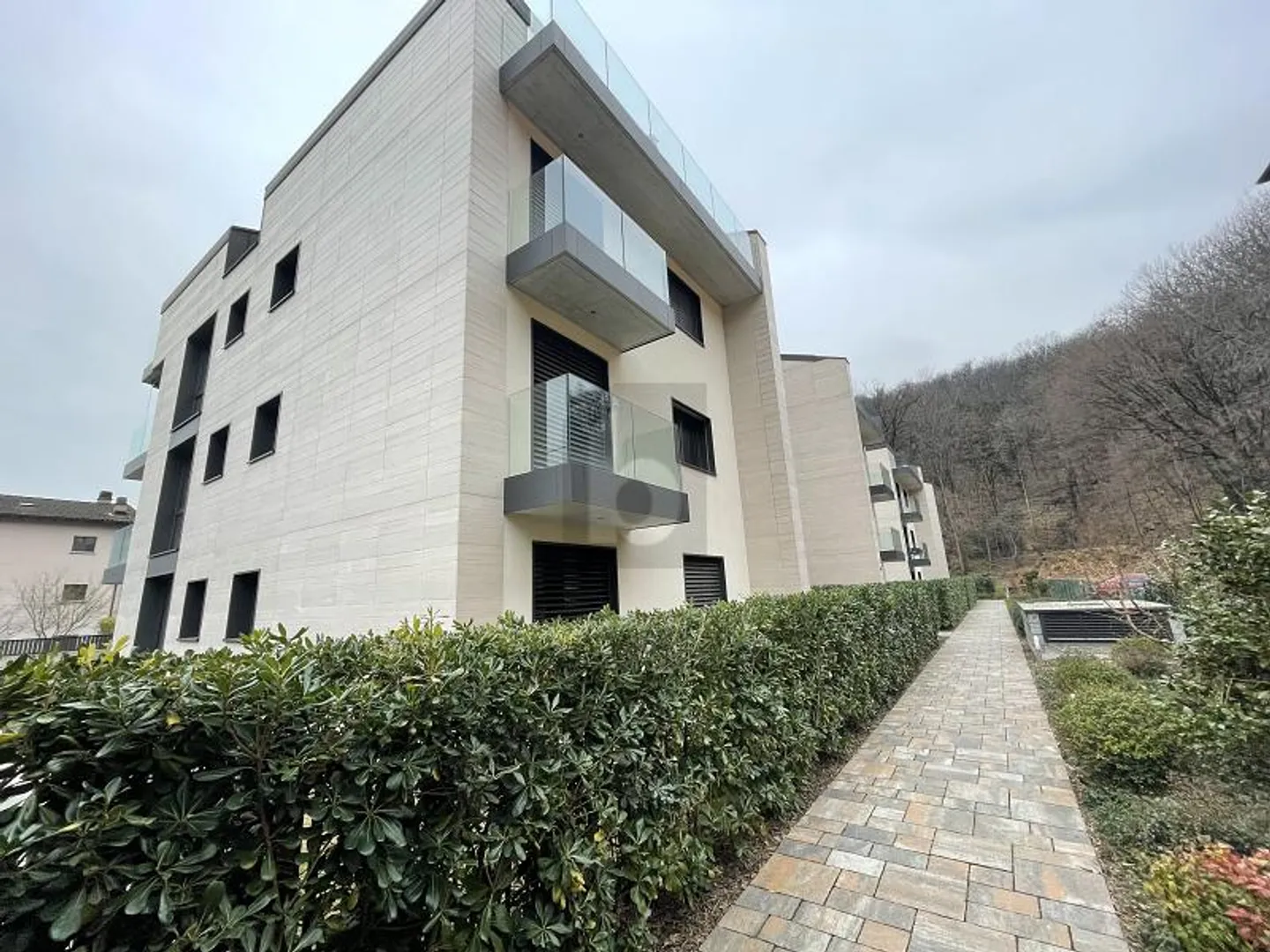 APPARTEMENT LUMINEUX ET MODERNE - Photo 4 sur 5