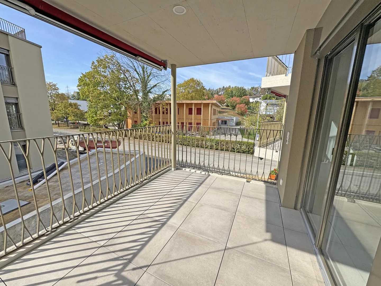 Moderno appartamento di 2,5 stanze con grande balcone a Endingen - Foto 1 di 7