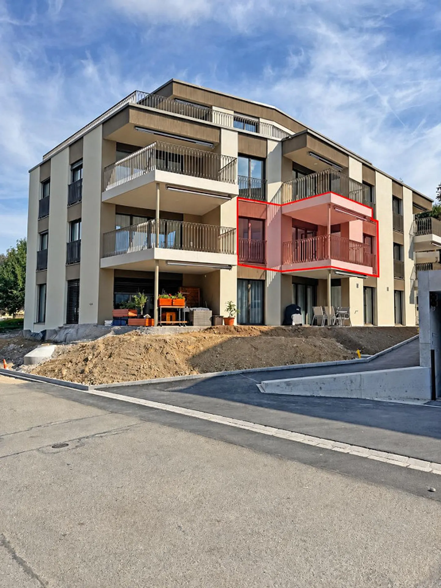 Moderno appartamento di 2,5 stanze con grande balcone a Endingen - Foto 7 di 7
