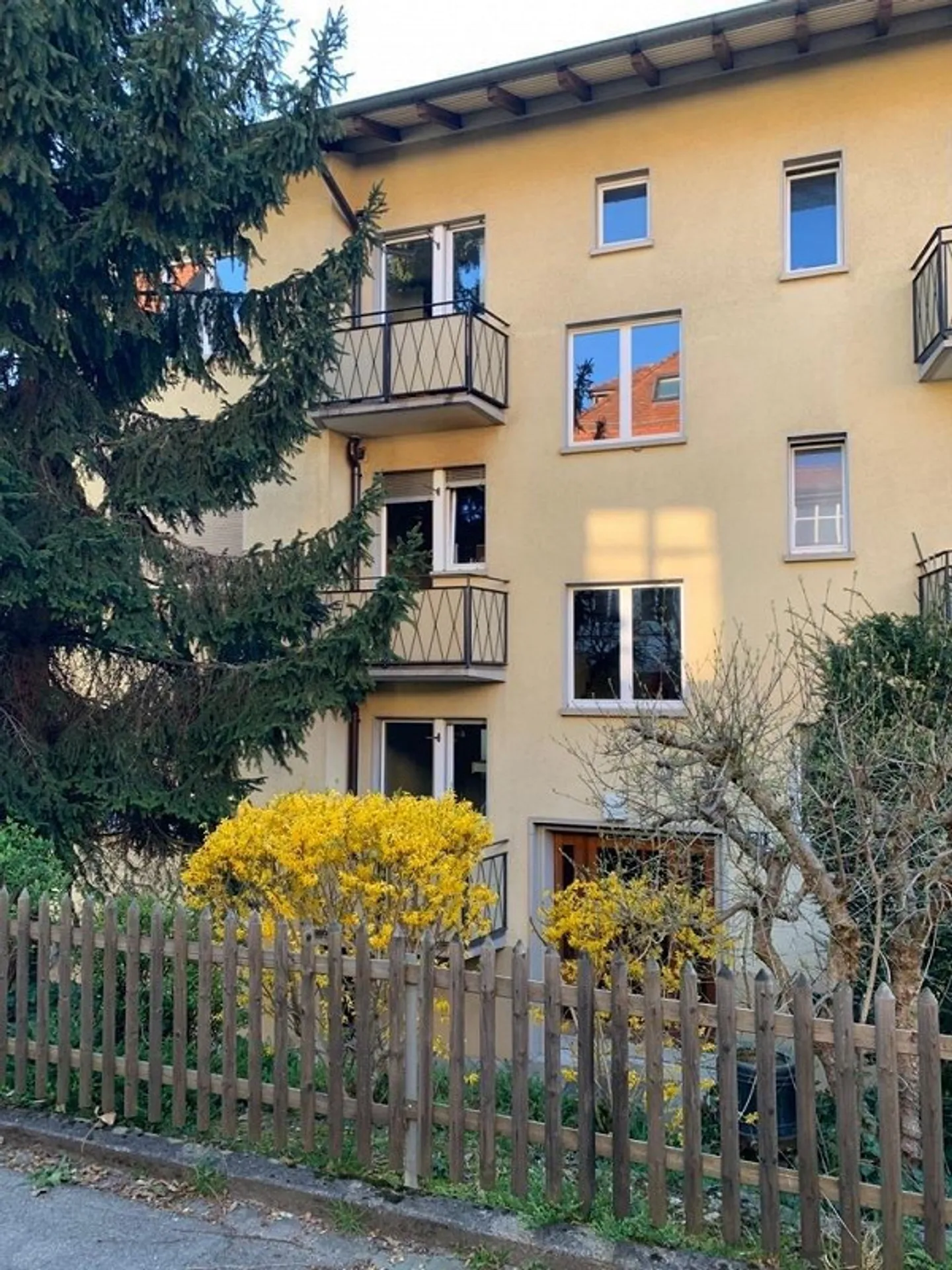 Charmante appartement 3 pièces près de Mythenquai - disponible à partir du 01.03.2026 - Photo 1 sur 4