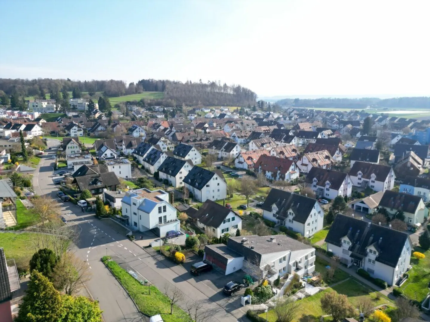 Spacious Living with a View over Bachenbülach - Photo 12 of 13