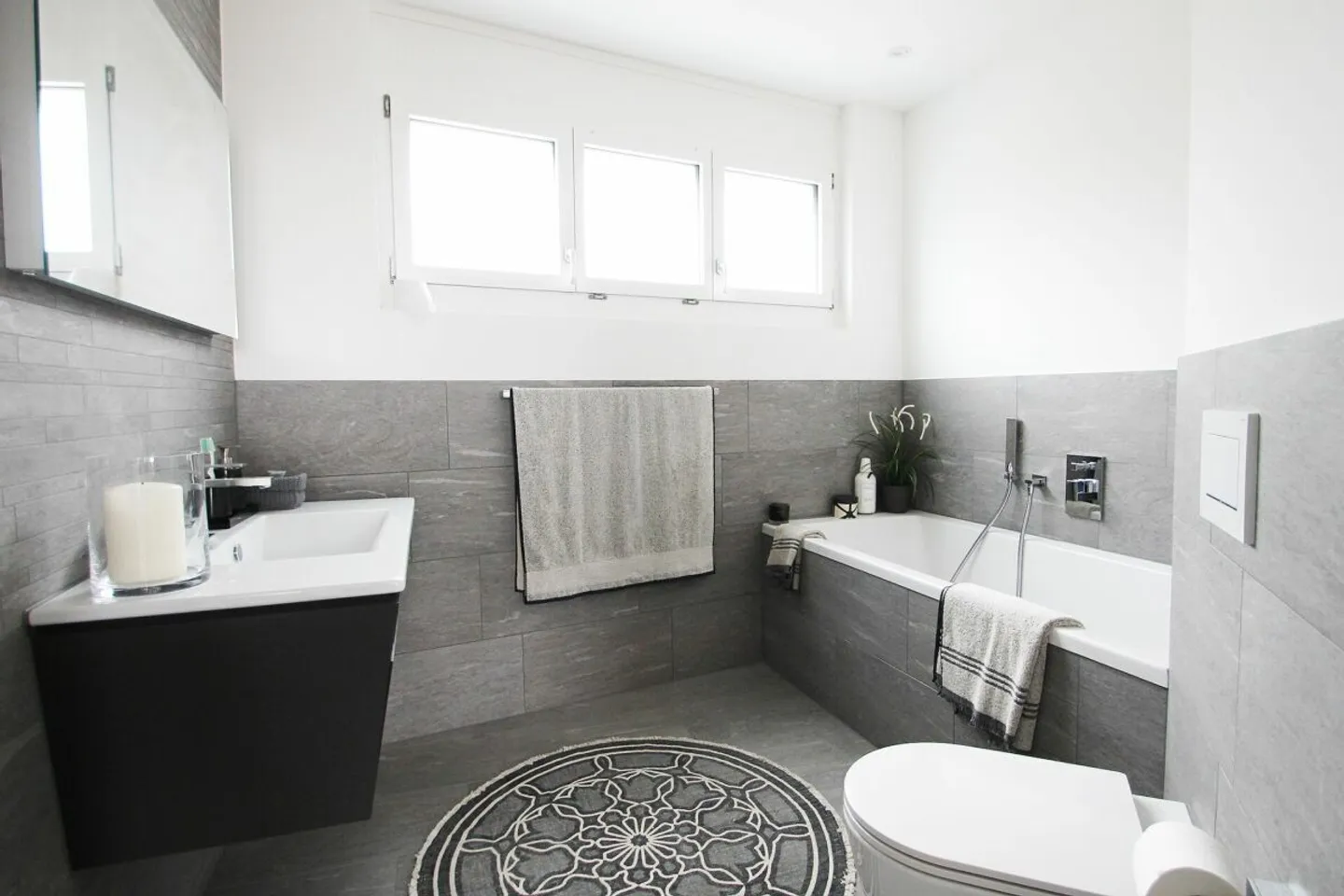 Spacious Living with a View over Bachenbülach - Photo 8 of 13