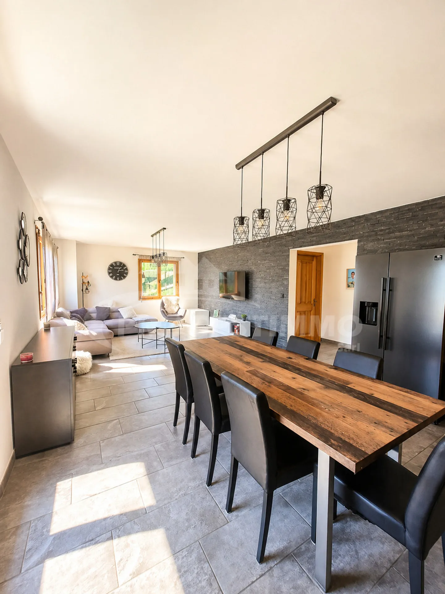 4.5-ROOM APARTMENT IN THE HEART OF THE VINEYARDS - Photo 1 of 11