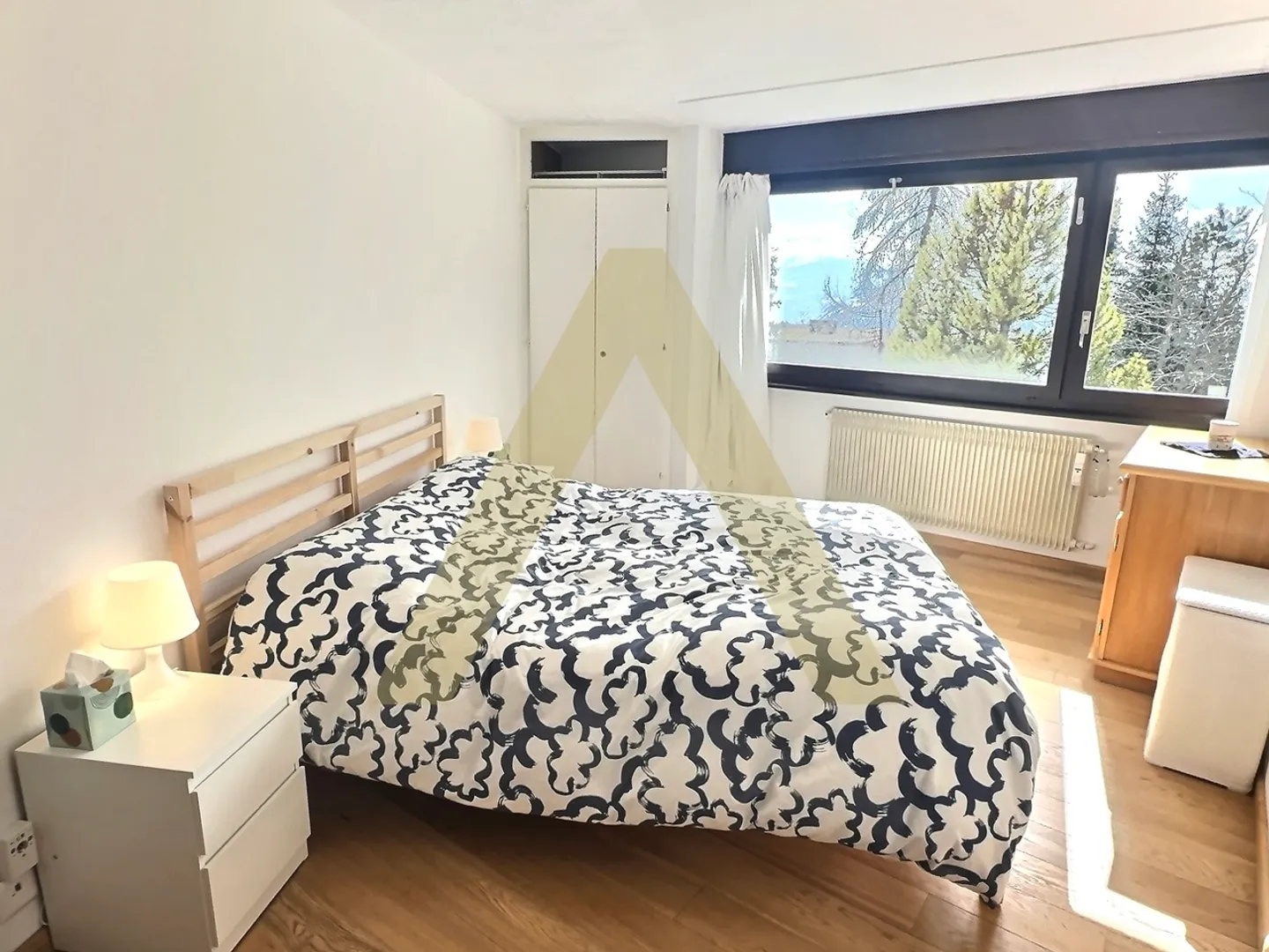 Beautiful furnished apartment close to the center - Photo 3 of 12