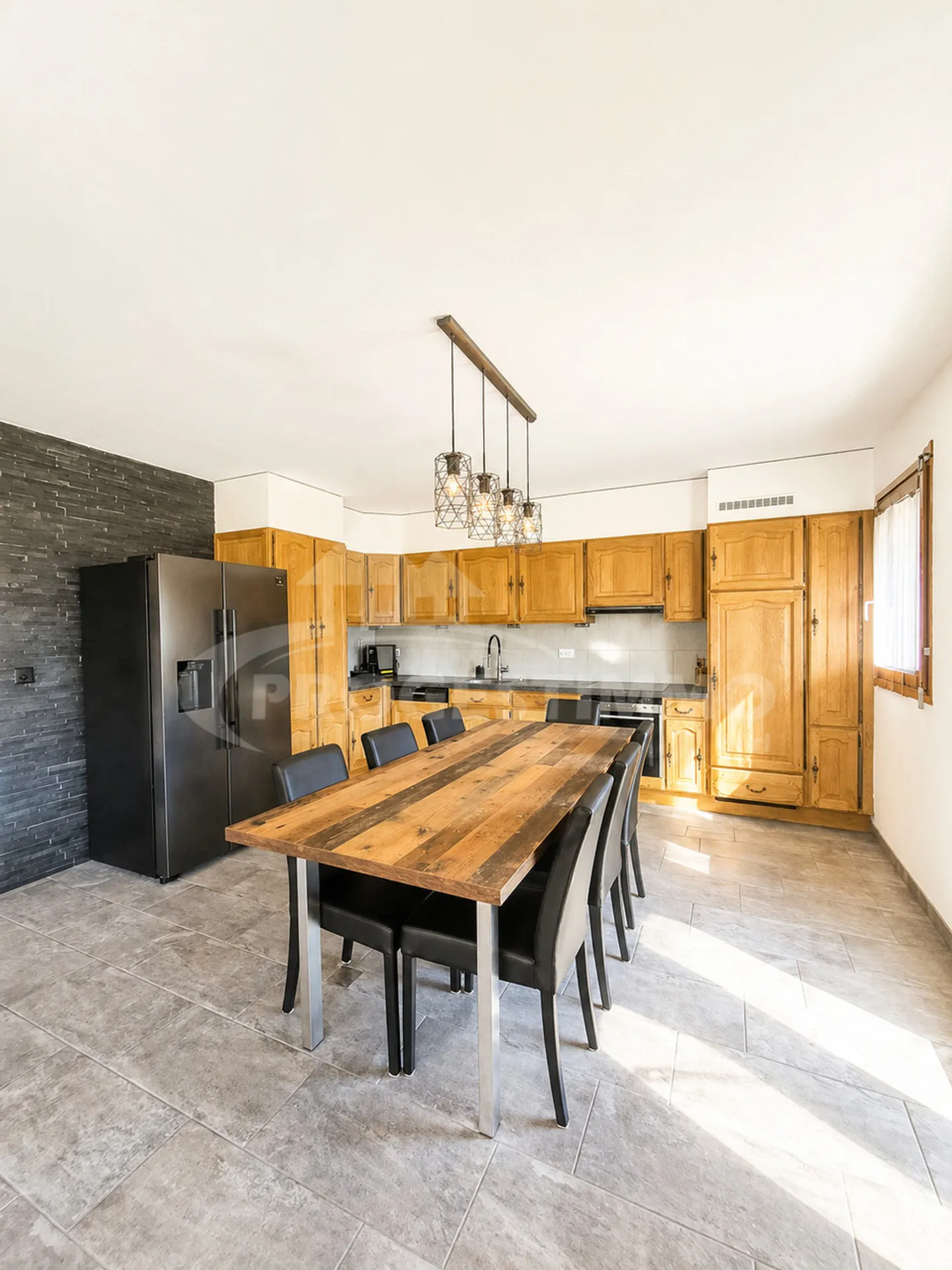 4.5-ROOM APARTMENT IN THE HEART OF THE VINEYARDS - Photo 3 of 11