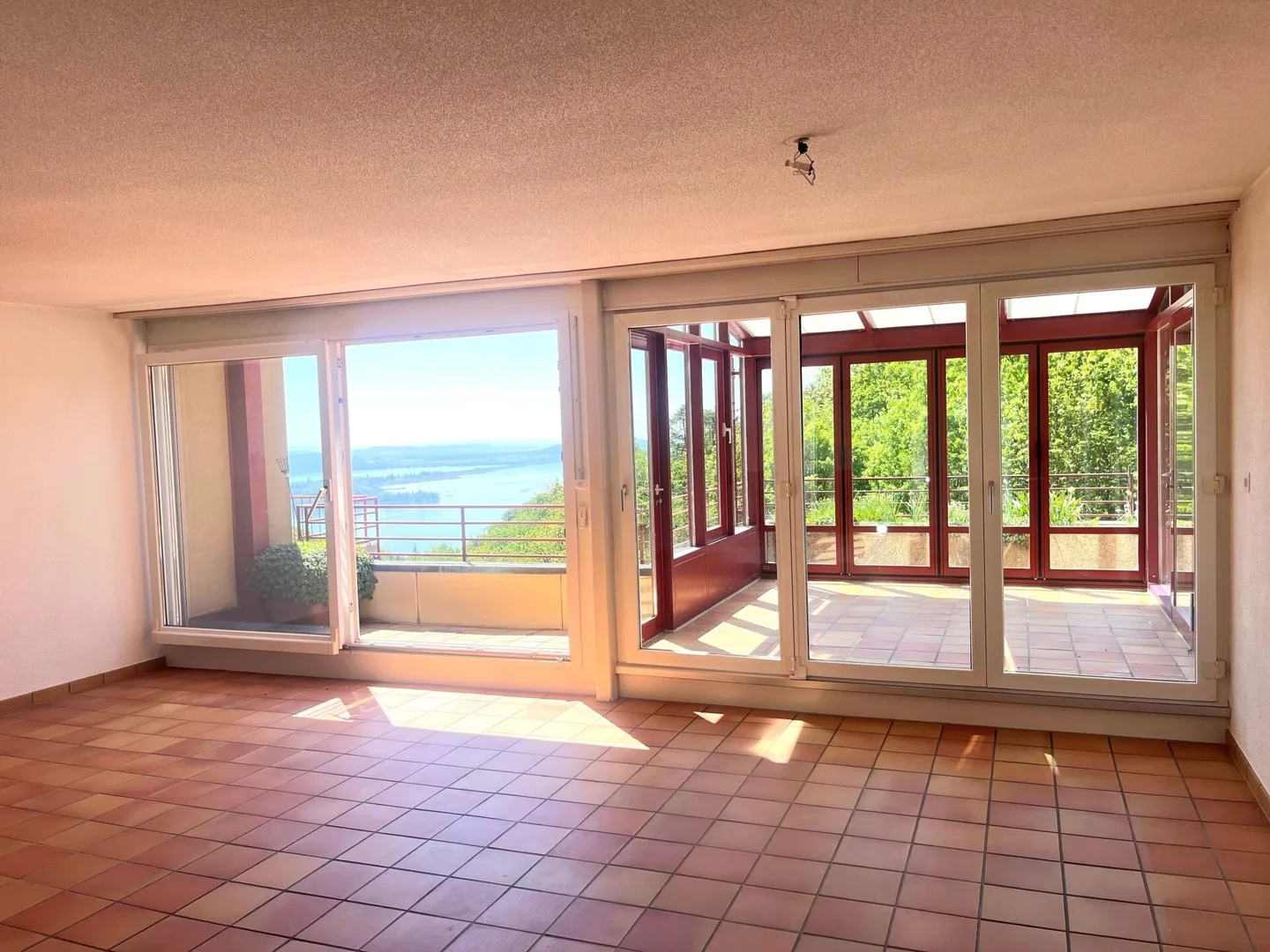Appartement de 6,5 pièces (vacances) avec vue sur le lac - Votre oasis au lac de Bienne ! - Photo 5 sur 18