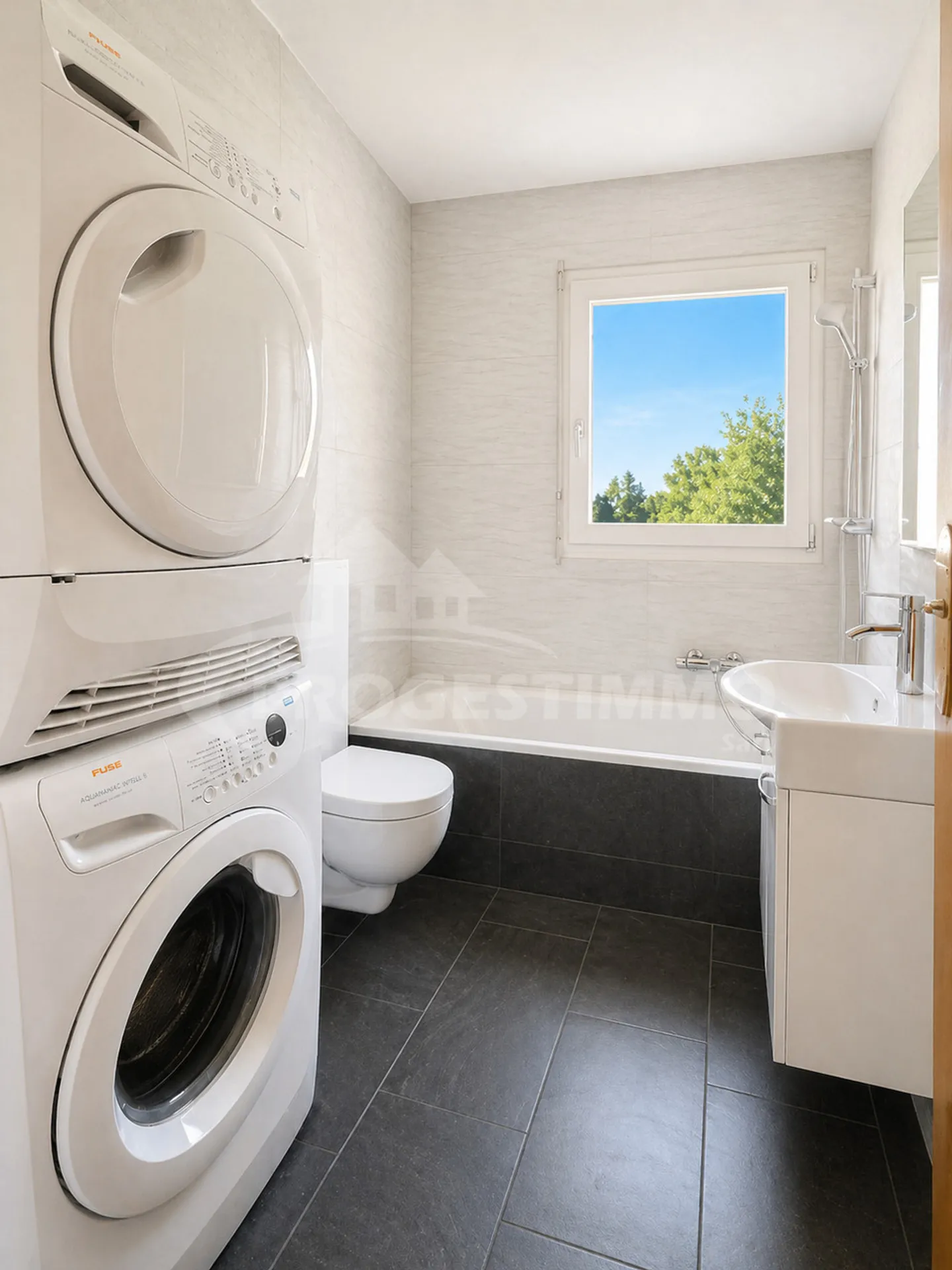 4.5-ROOM APARTMENT IN THE HEART OF THE VINEYARDS - Photo 8 of 11