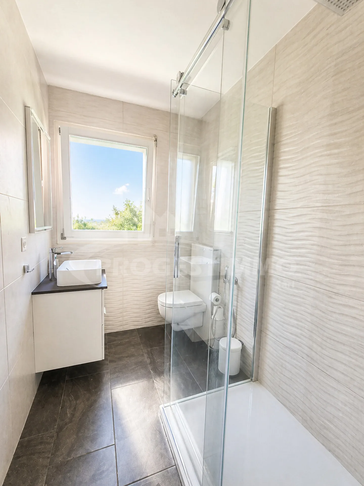 4.5-ROOM APARTMENT IN THE HEART OF THE VINEYARDS - Photo 9 of 11