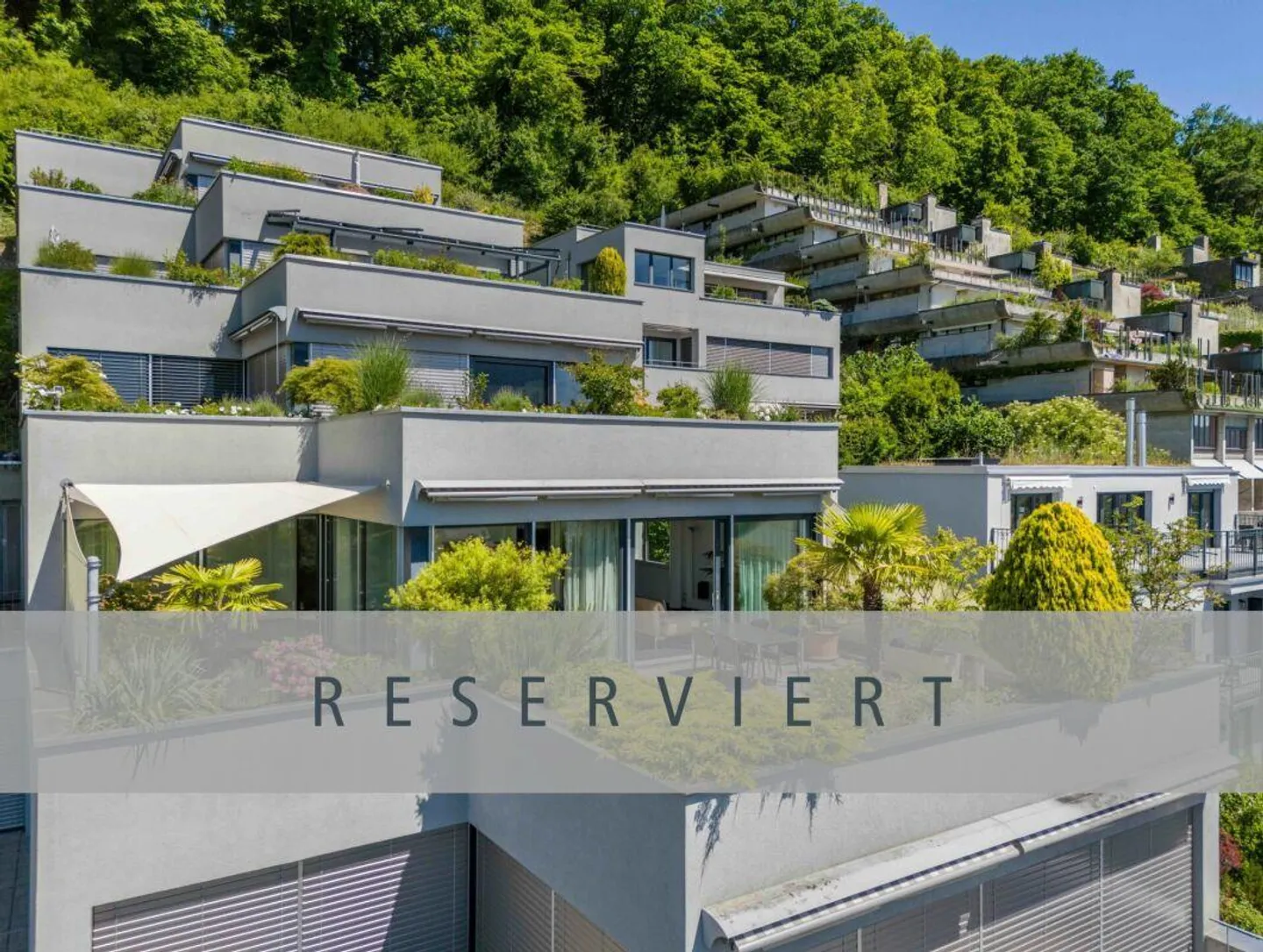 RISERVATO. Casa a terrazza ben tenuta di 5,5 stanze, altezza dei locali 2,80 metri, sul Bruggerberg con la migliore vista panoramica - Foto 1 di 22