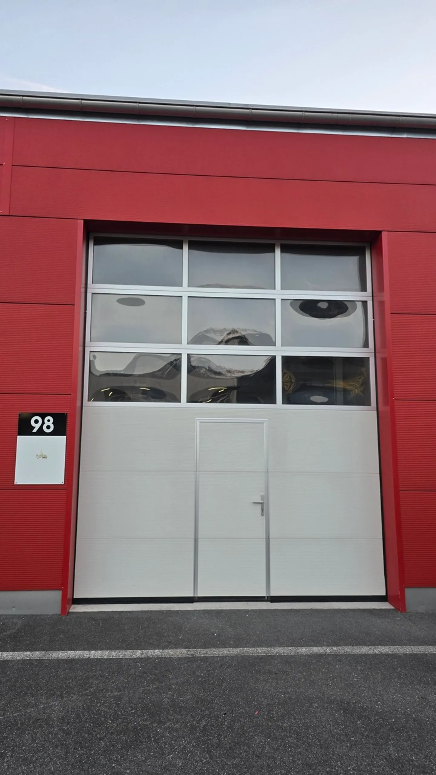 Box n°98 und 99 - 50m2 Grundfläche + 30m2 Mezzanin - Mechanik verboten - Foto 2 von 4