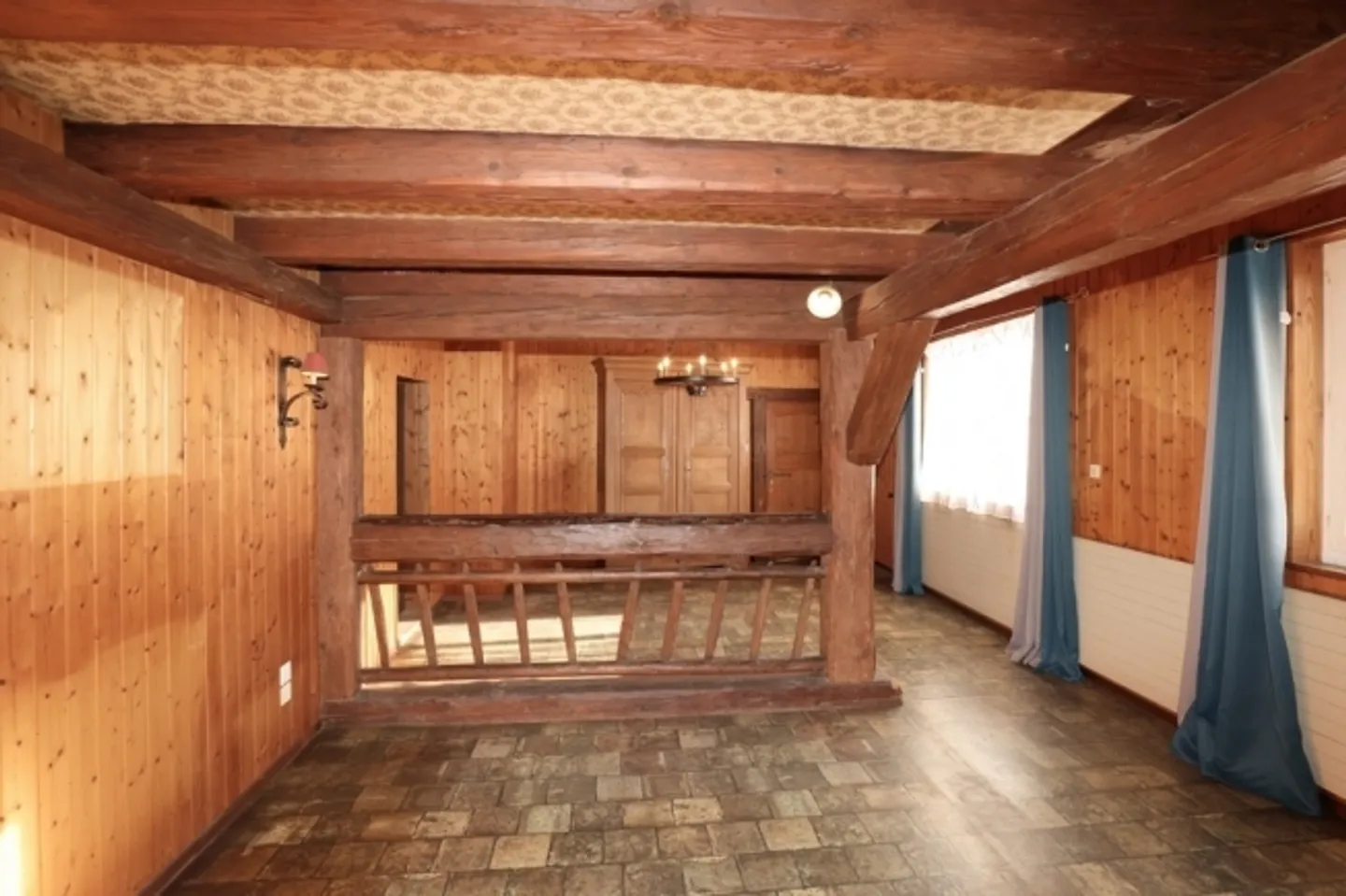In vendita in campagna una semplice casa familiare da restaurare - Foto 2 di 15