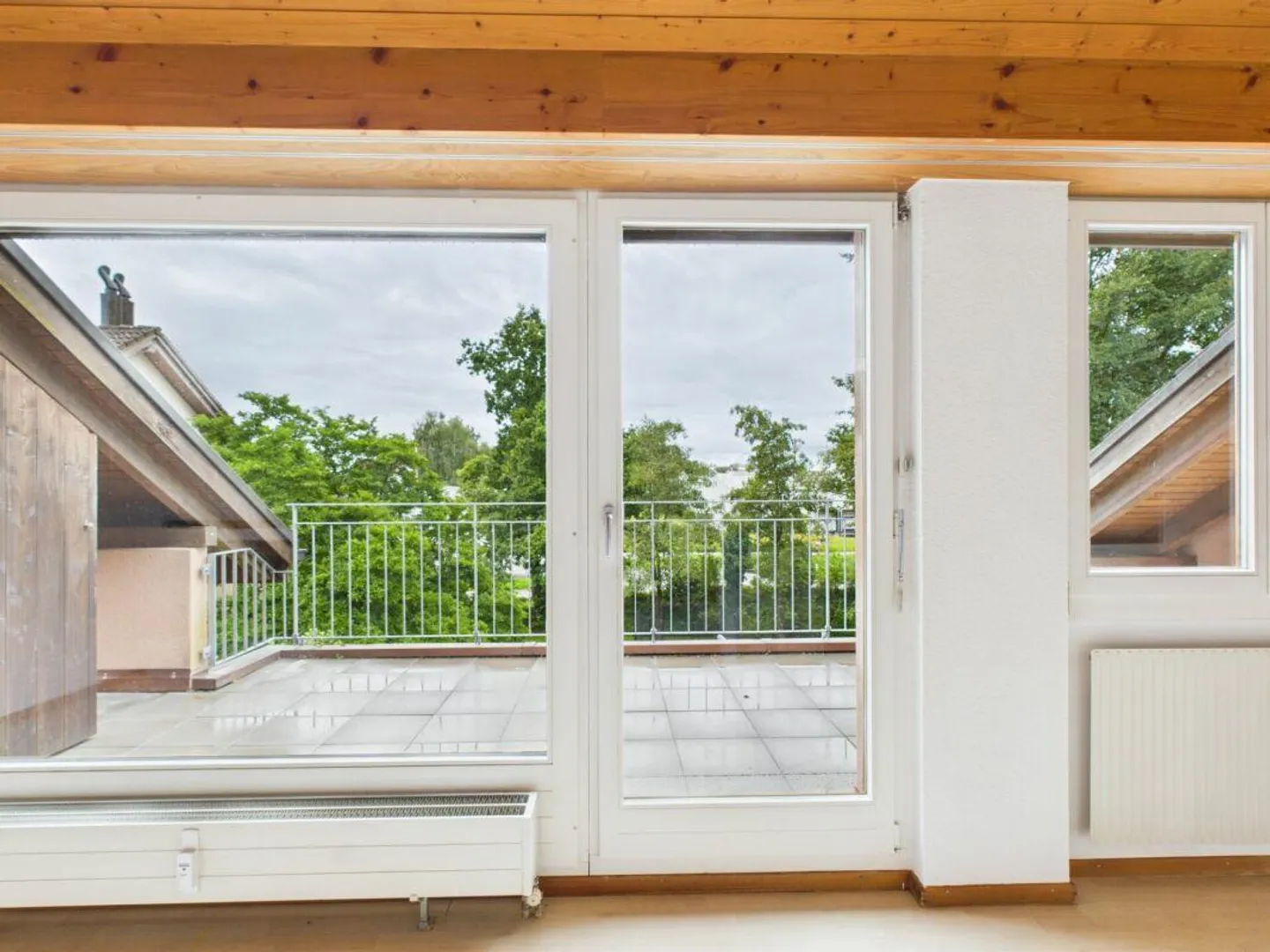 Cozy attic apartment in a quiet residential area - Photo 1 of 9