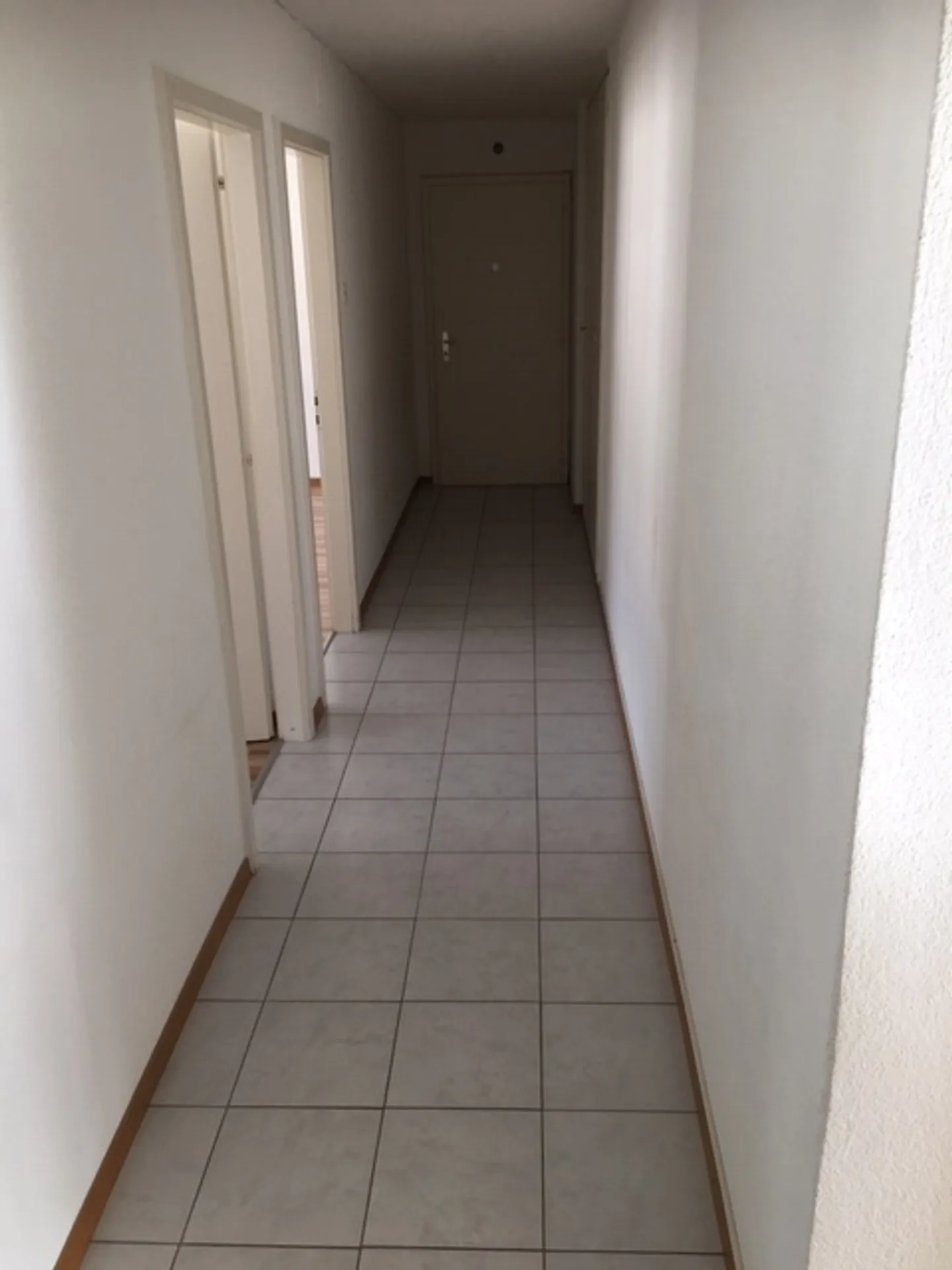 Appartamento luminoso 3 locali a Delémont - Foto 3 di 9