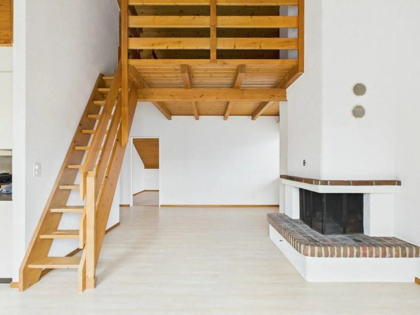 Cozy attic apartment in a quiet residential area - Photo 2 of 9