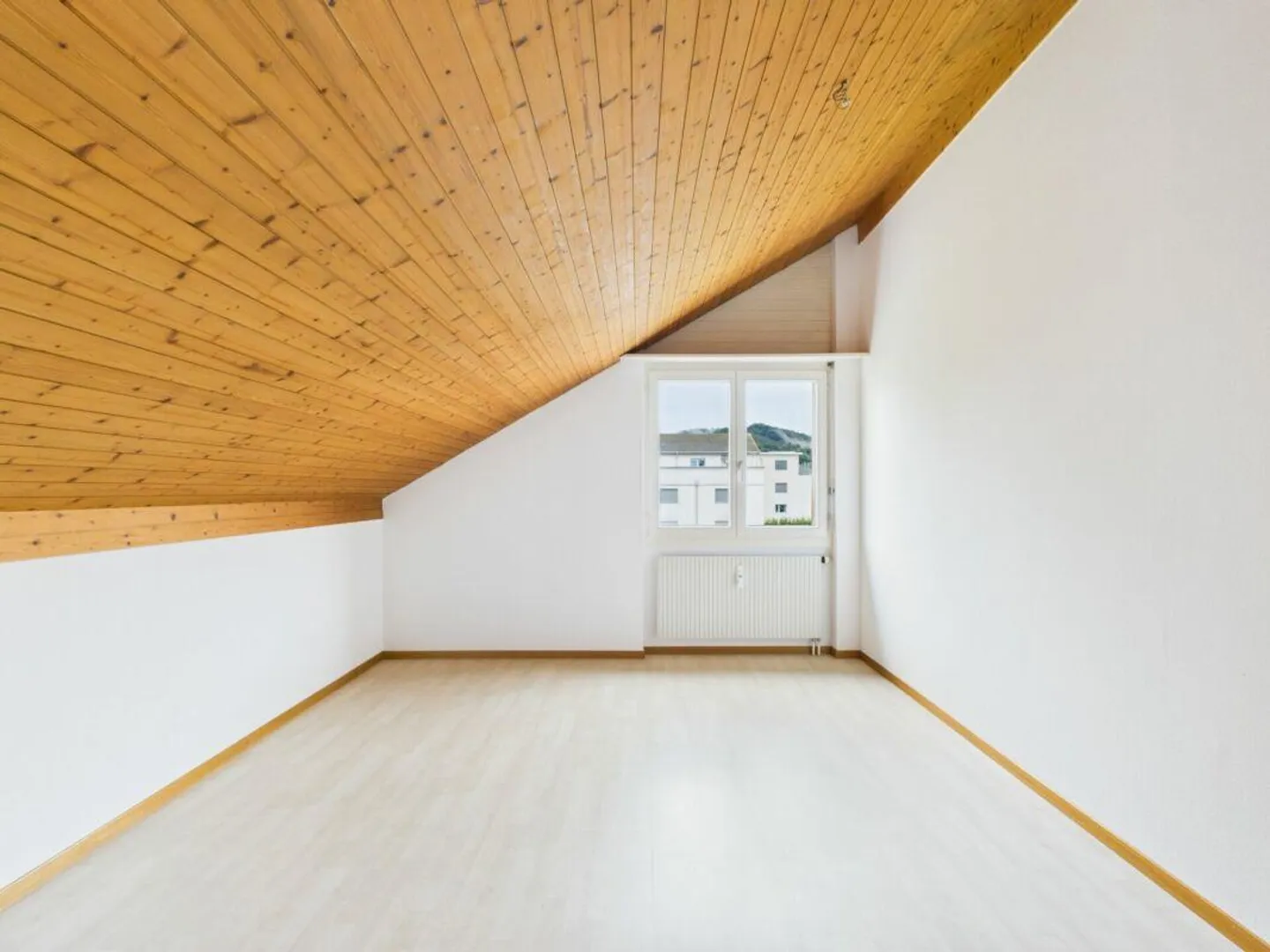 Cozy attic apartment in a quiet residential area - Photo 8 of 9