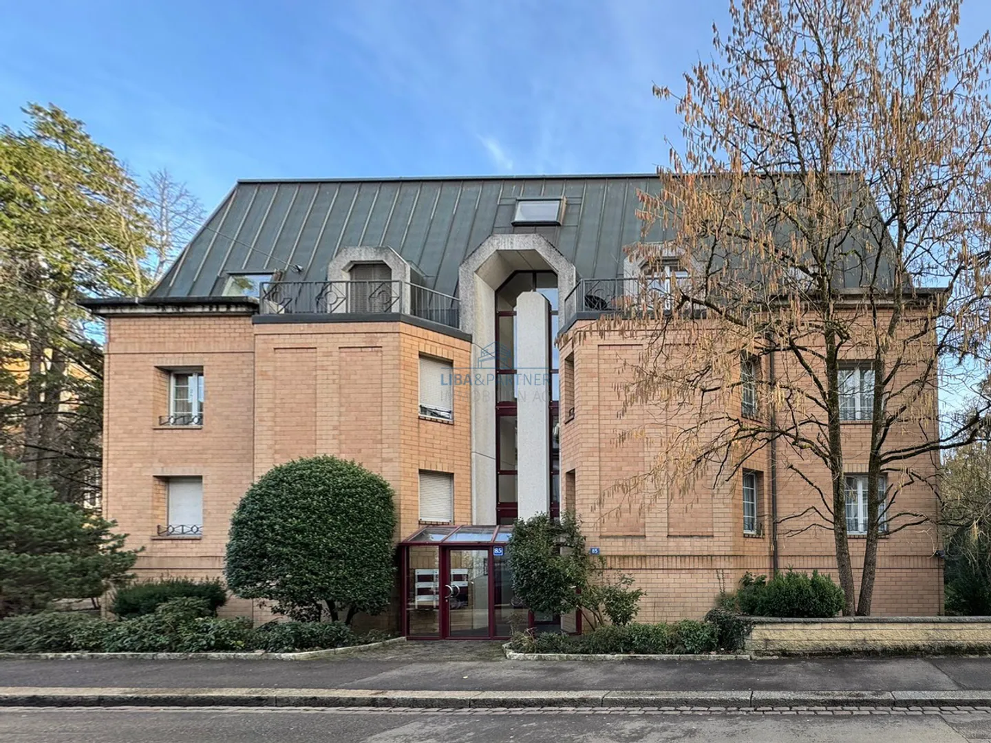 Appartement Attique Exclusif à Gellert - Rénové avec Style & Plein de Charme - Photo 1 sur 13