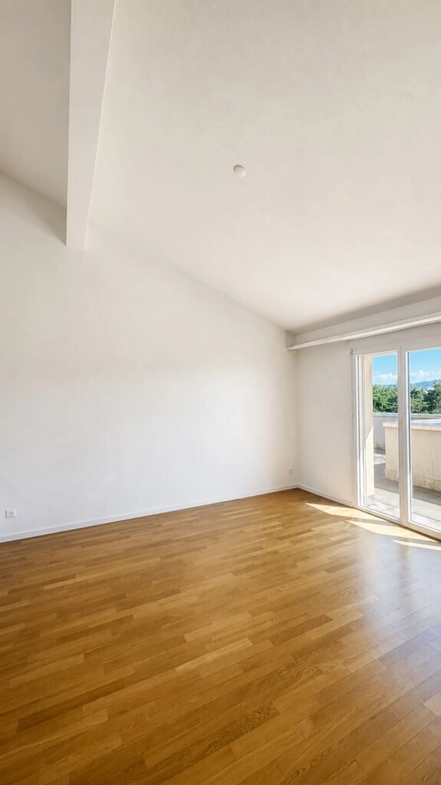 Living in a quiet location - Moving voucher included - Photo 7 of 11