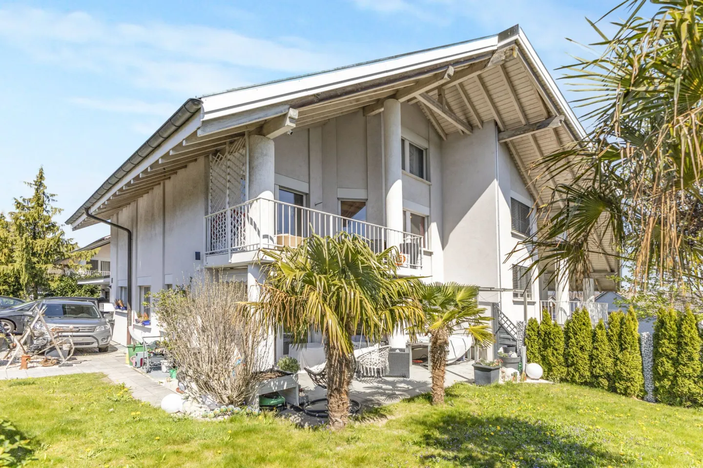 Casa bifamiliare soleggiata con giardino, camino e impianto fotovoltaico a Trübbach - Foto 3 di 36