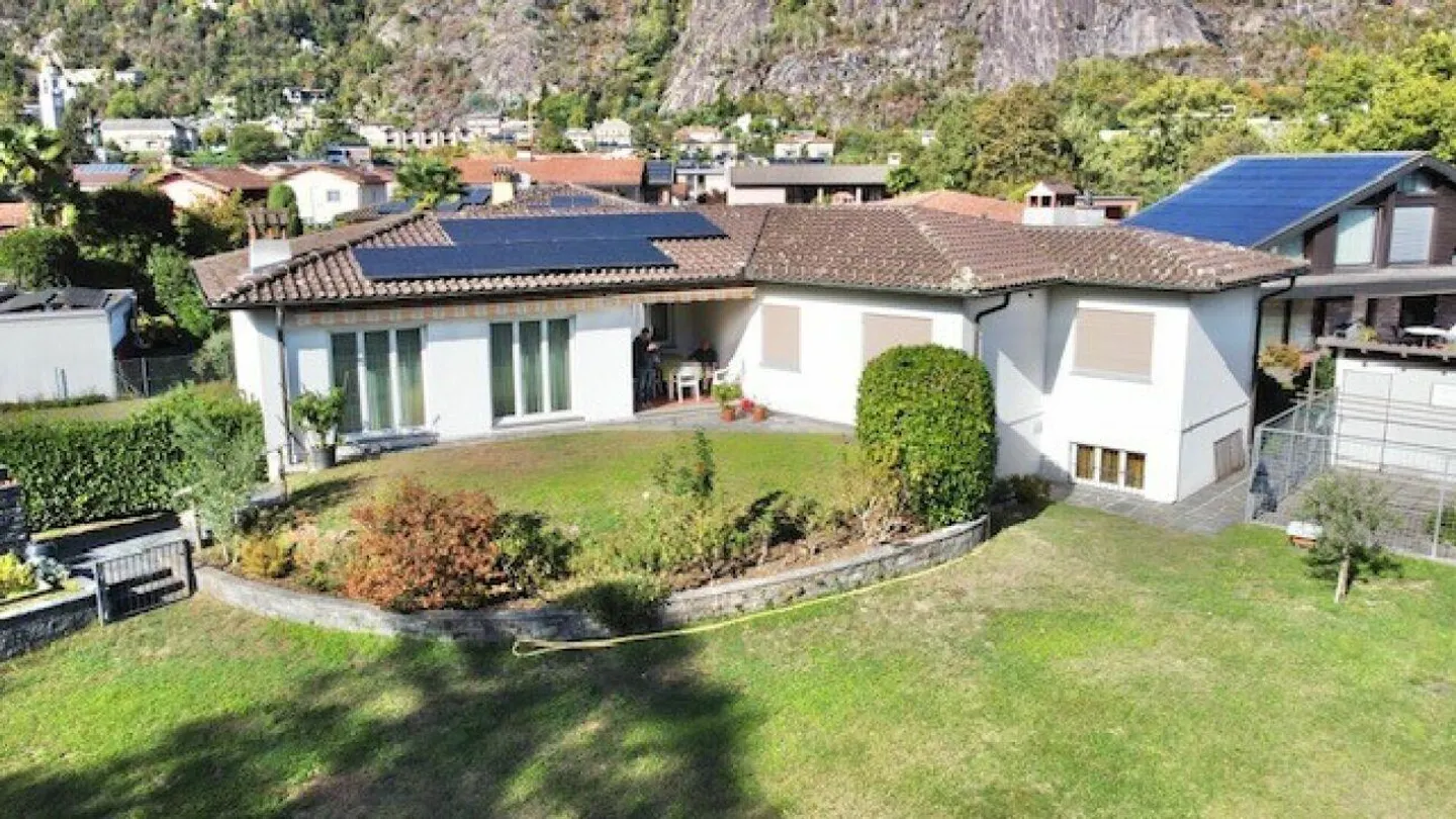 Charmantes Einfamilienhaus mit Garten - Foto 2 von 30