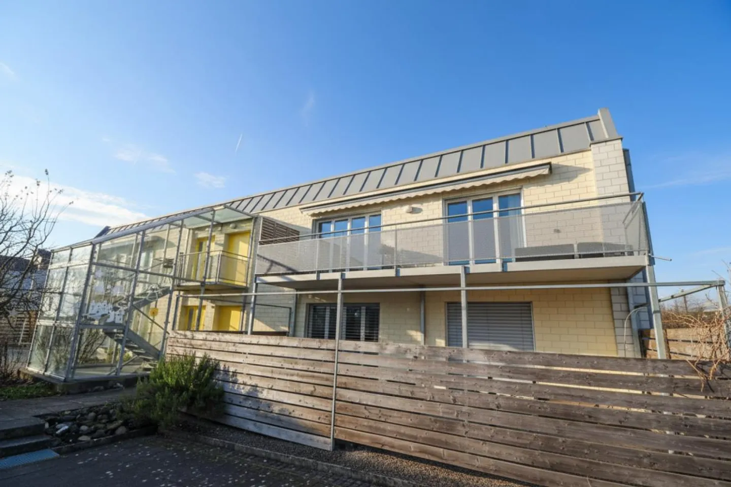 Modern and bright: 3.5-room apartment for immediate move-in - Photo 2 of 14