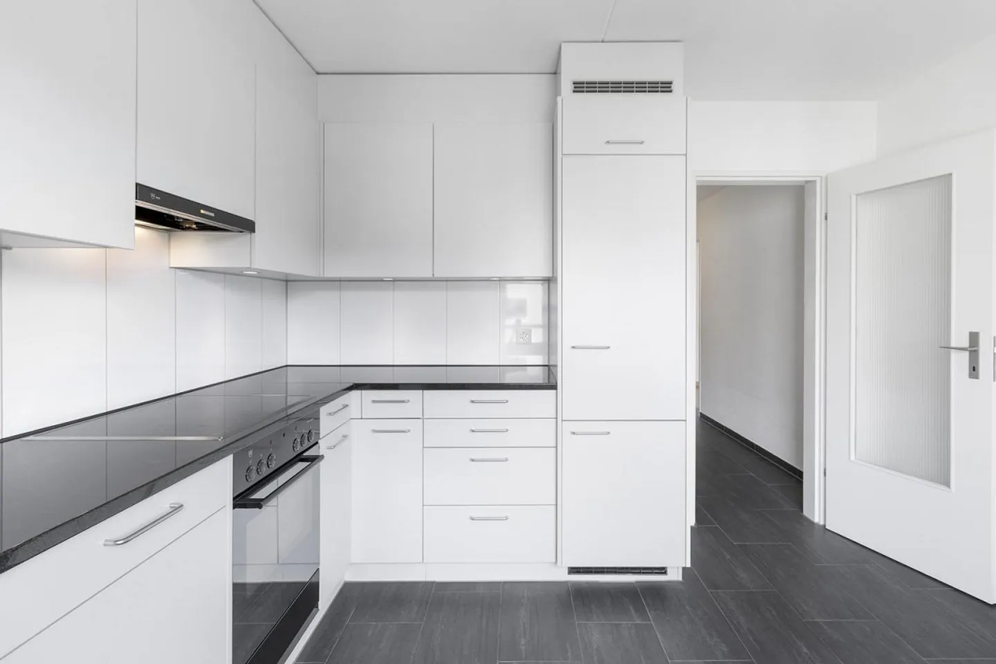 Appartement 4.5 pièces avec terrasse ensoleillée et vue sur la verdure - Photo 8 sur 12
