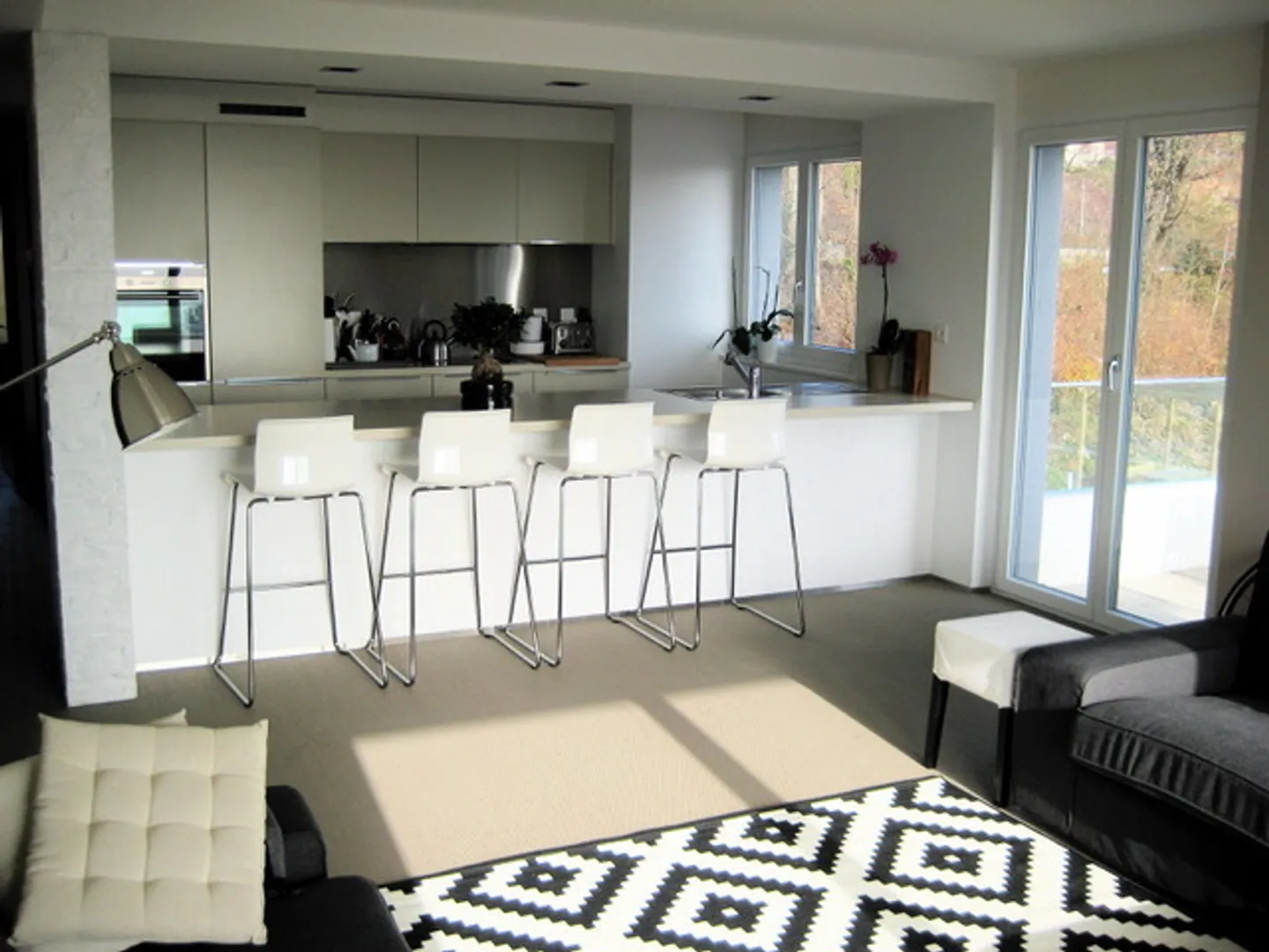 Luxurious 4.5-room apartment with a view of the lake and the Alps - Photo 2 of 12