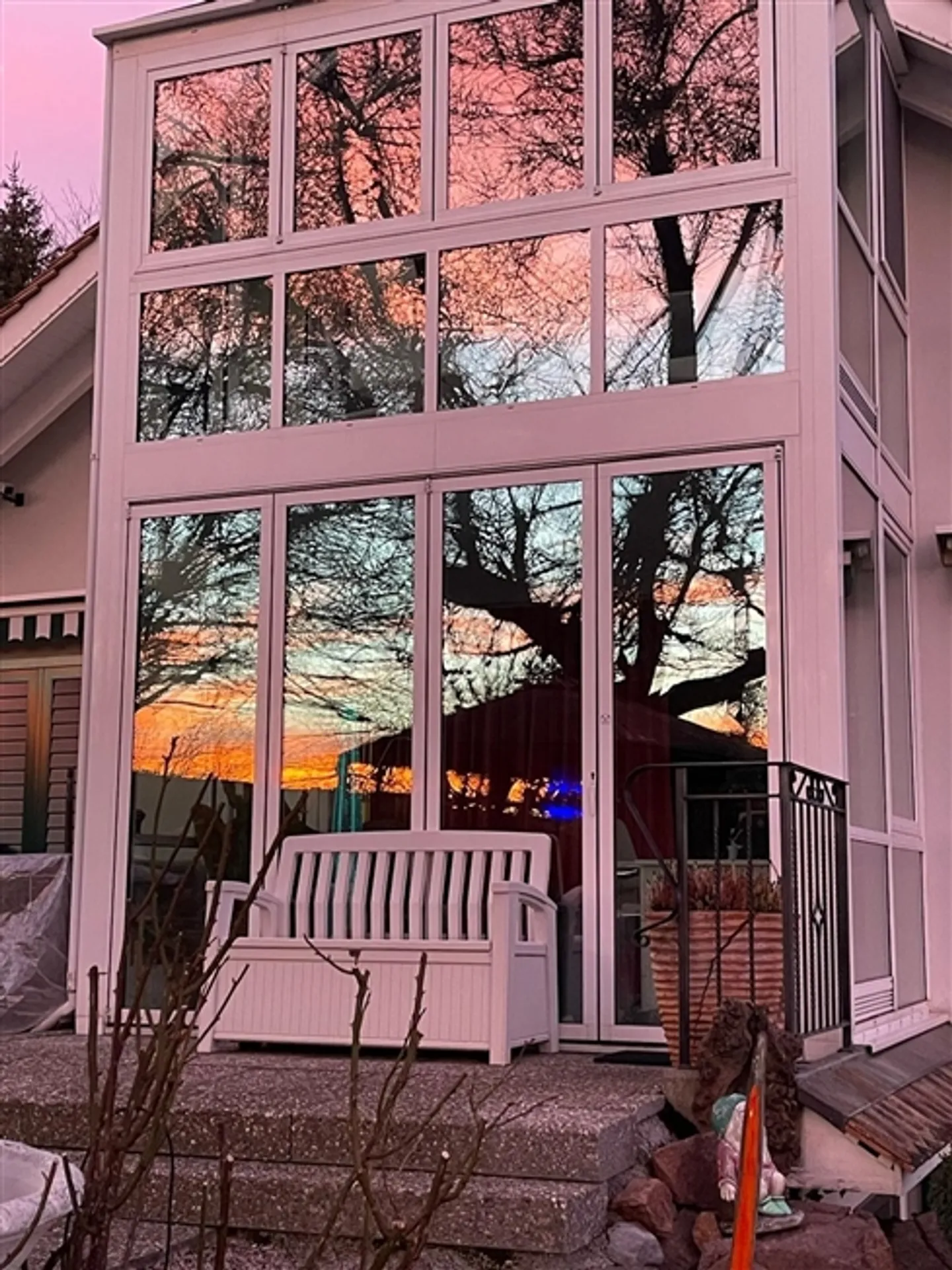 Exclusive villa near Zurich with 11.5 rooms, large garden and panoramic view - Photo 10 of 10