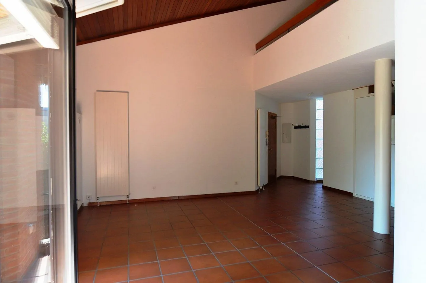 APPARTAMENTO 5.5 LOCALI CON TERRAZZA, IN ZONA TRANQUILLA NEL VERDE - Foto 5 di 13