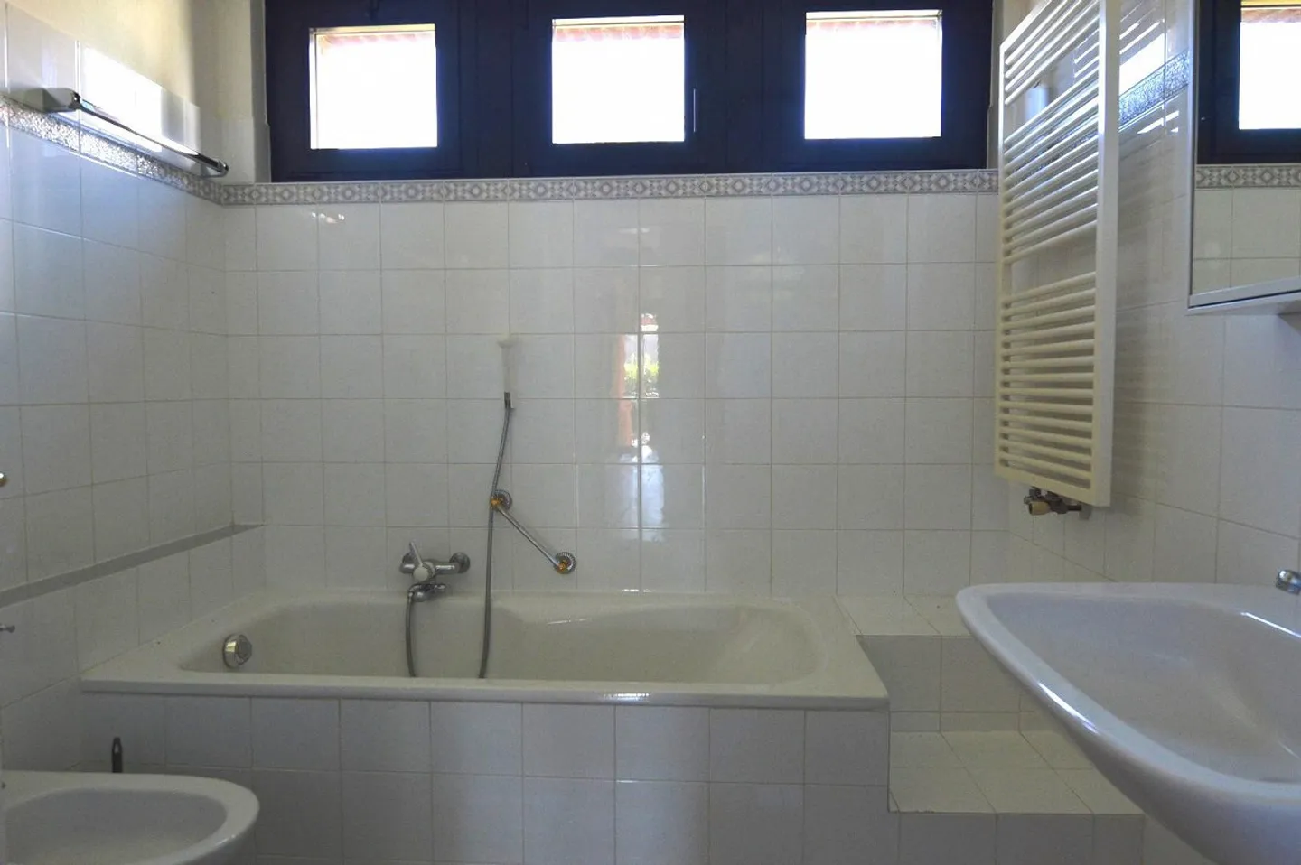 APPARTAMENTO 5.5 LOCALI CON TERRAZZA, IN ZONA TRANQUILLA NEL VERDE - Foto 6 di 13