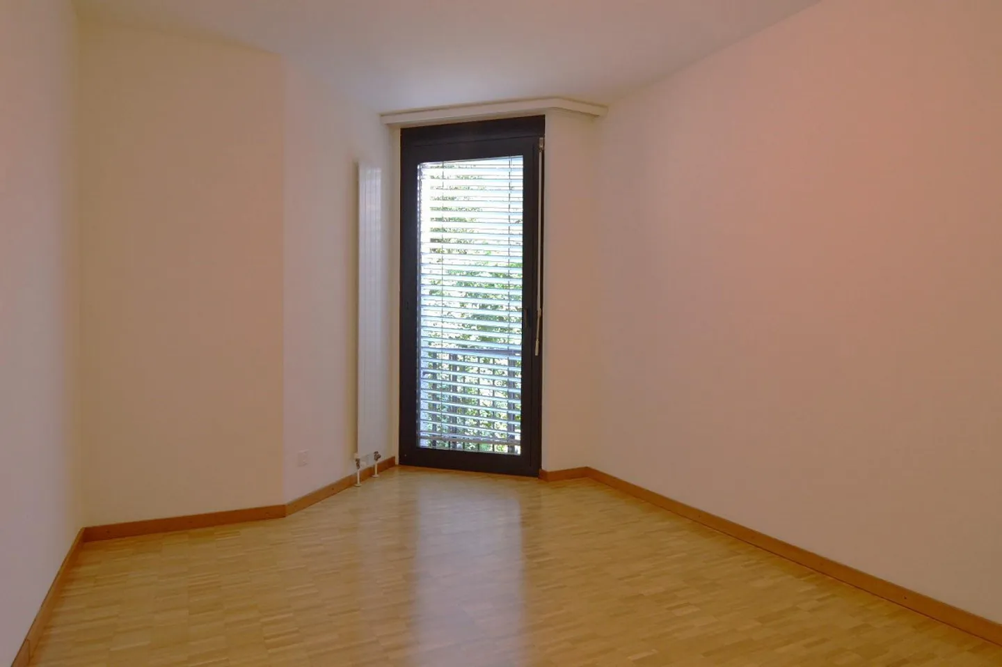 APPARTAMENTO 5.5 LOCALI CON TERRAZZA, IN ZONA TRANQUILLA NEL VERDE - Foto 10 di 13